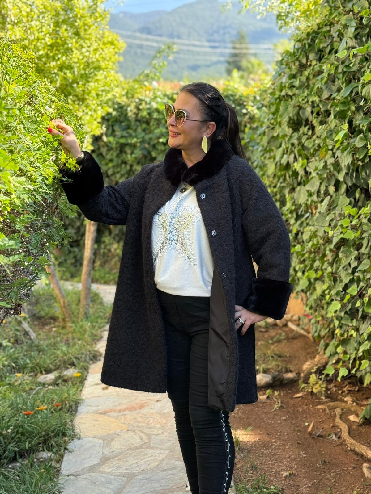 N2238 Abrigo Napa Leopardo Cremallera Negro