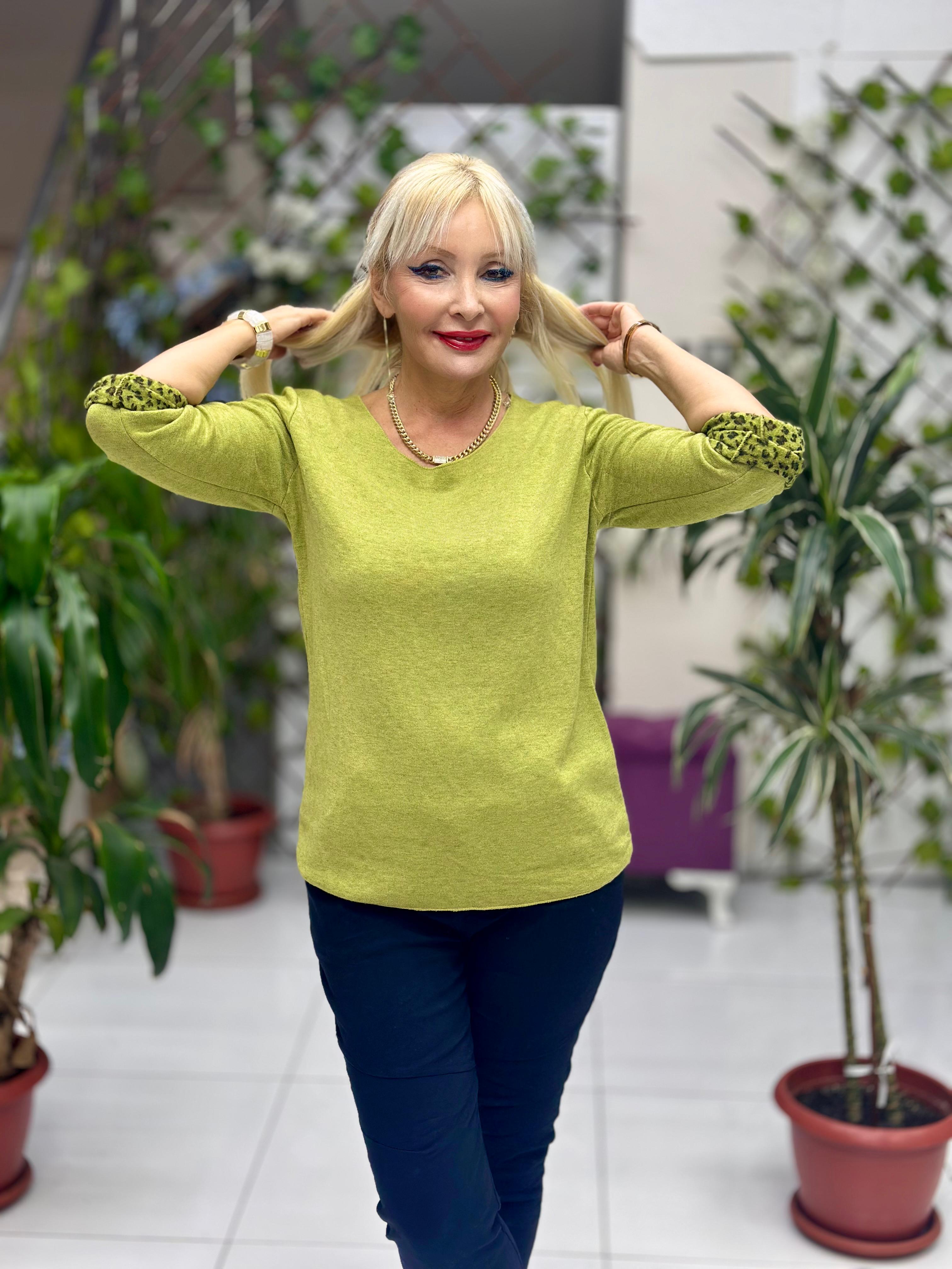 NC1202 İçi Leoparlı Yuvarlak Yaka Triko Küçük Kalıp Bluz Fıstık