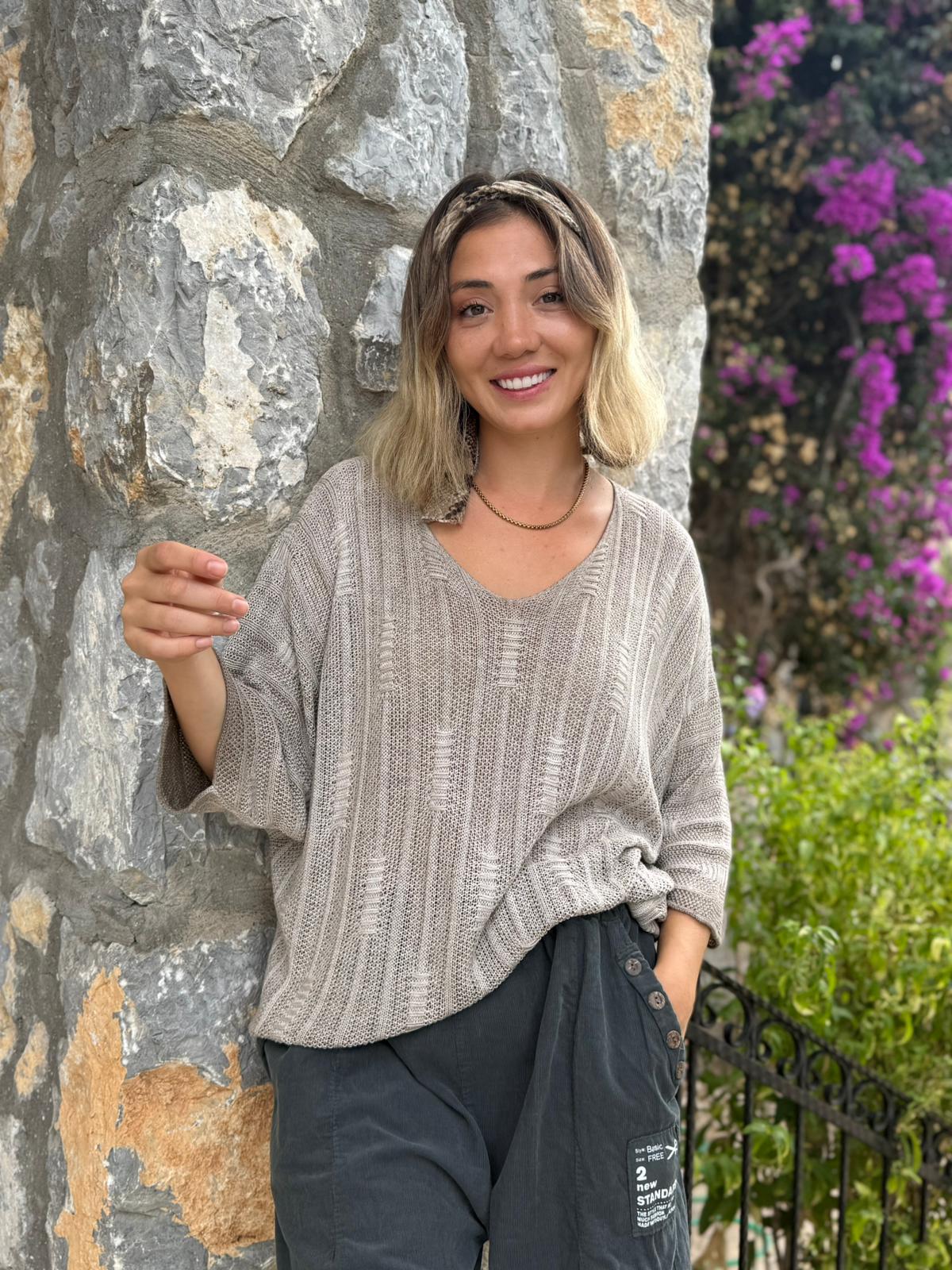 LS8713 İtalyan Çizgi Desenli Triko Bluz Bej