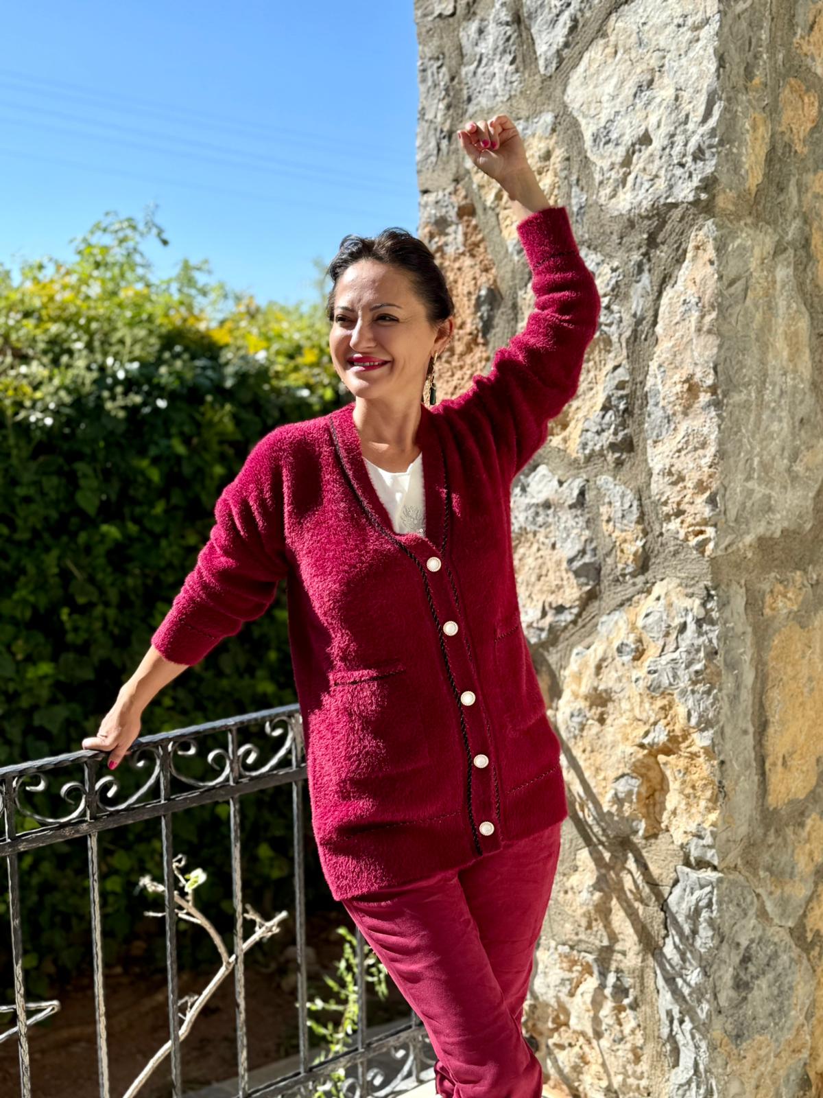 NC1067 Düğmeli İşlemeli Yün Hırka Vişne