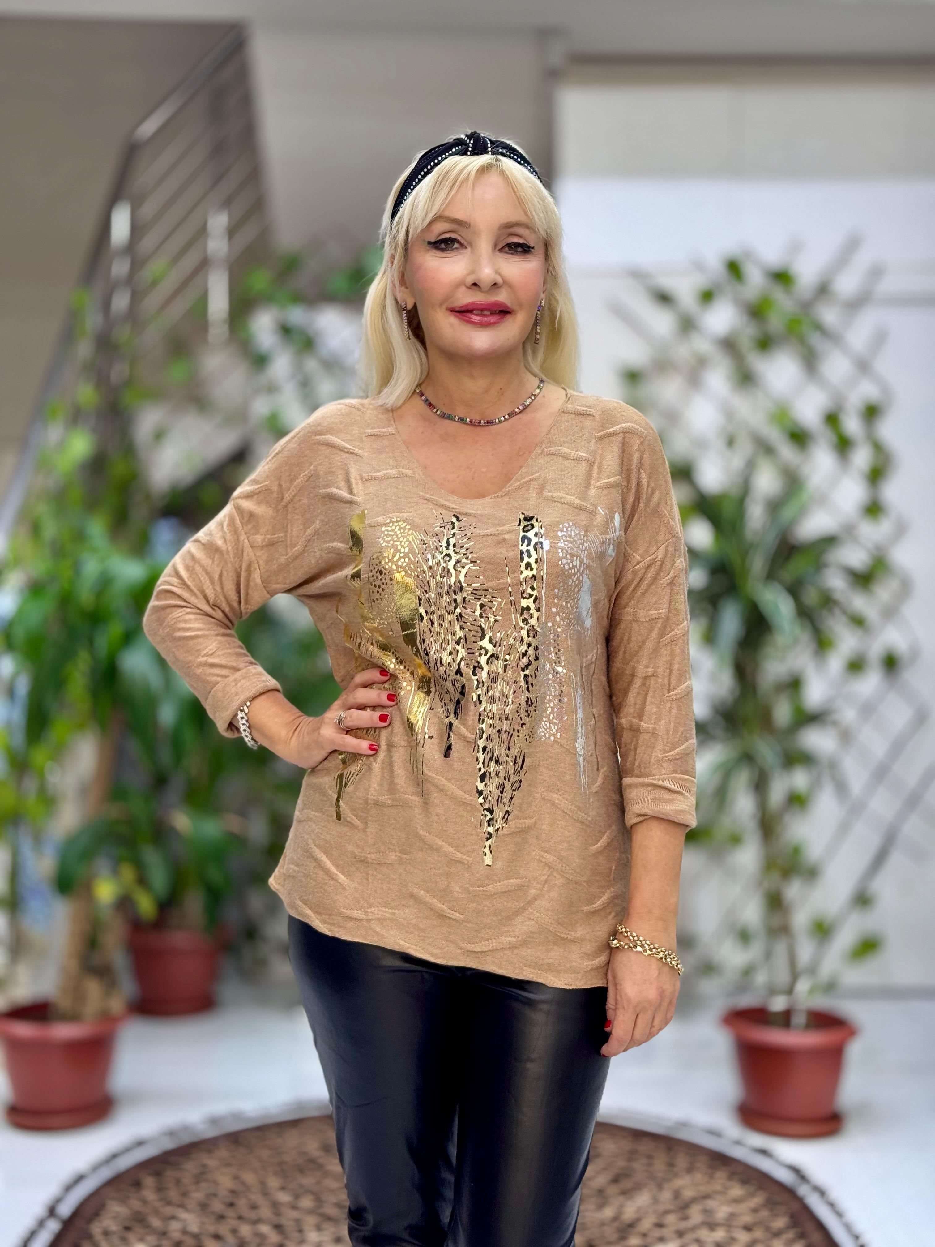 YG11716 Leopar Baskılı Kendinden Desenli İtalyan Triko Bluz Camel