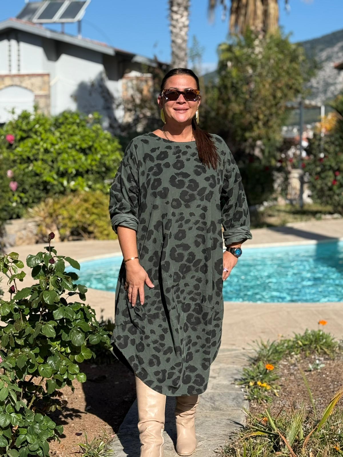 YG12231 Leopar Desenli İtalyan Kadife Elbise Haki