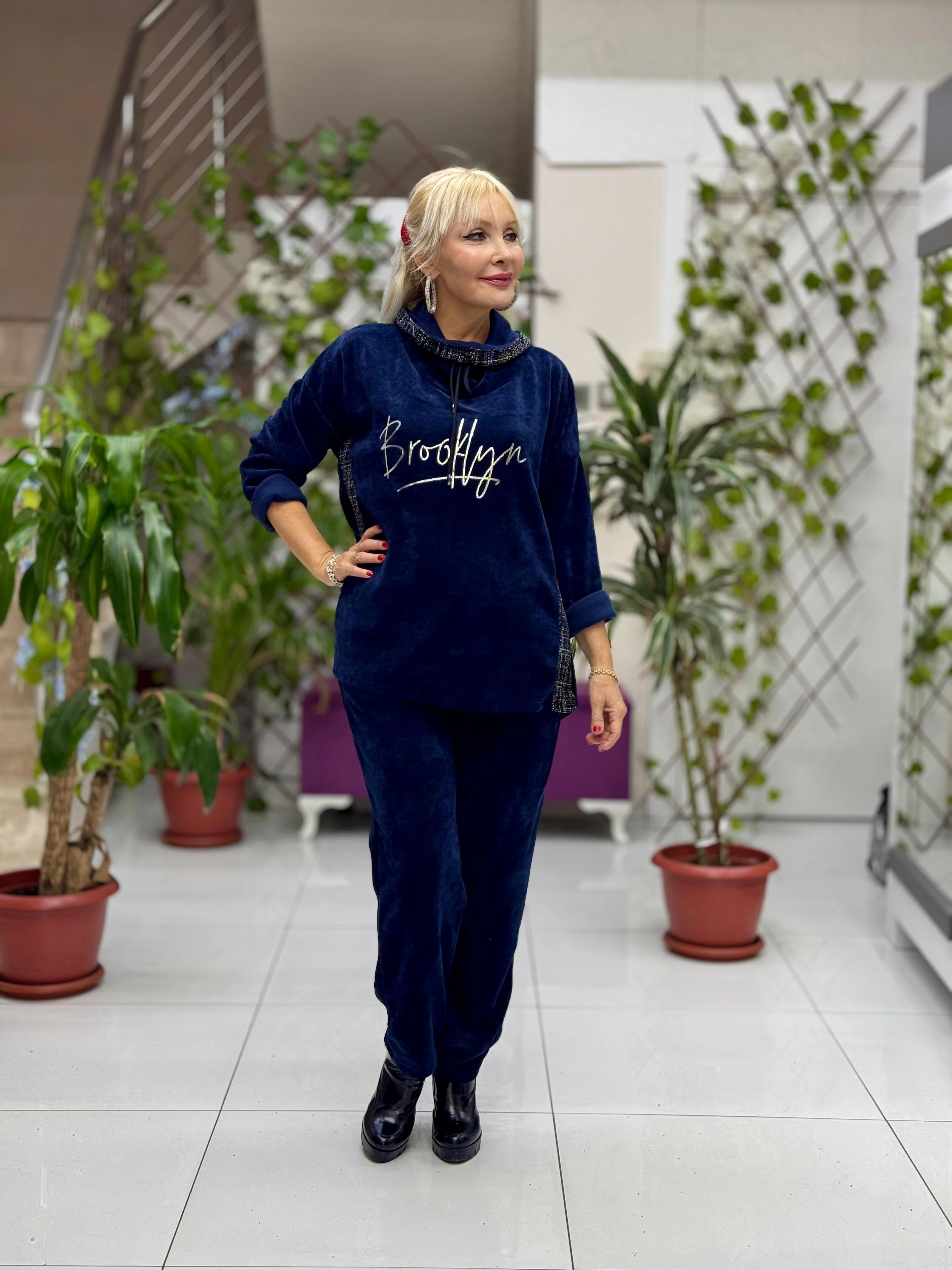 NC15495 Brooklyn Yazılı Degaje Yaka İtalyan Kadife Takım Lacivert