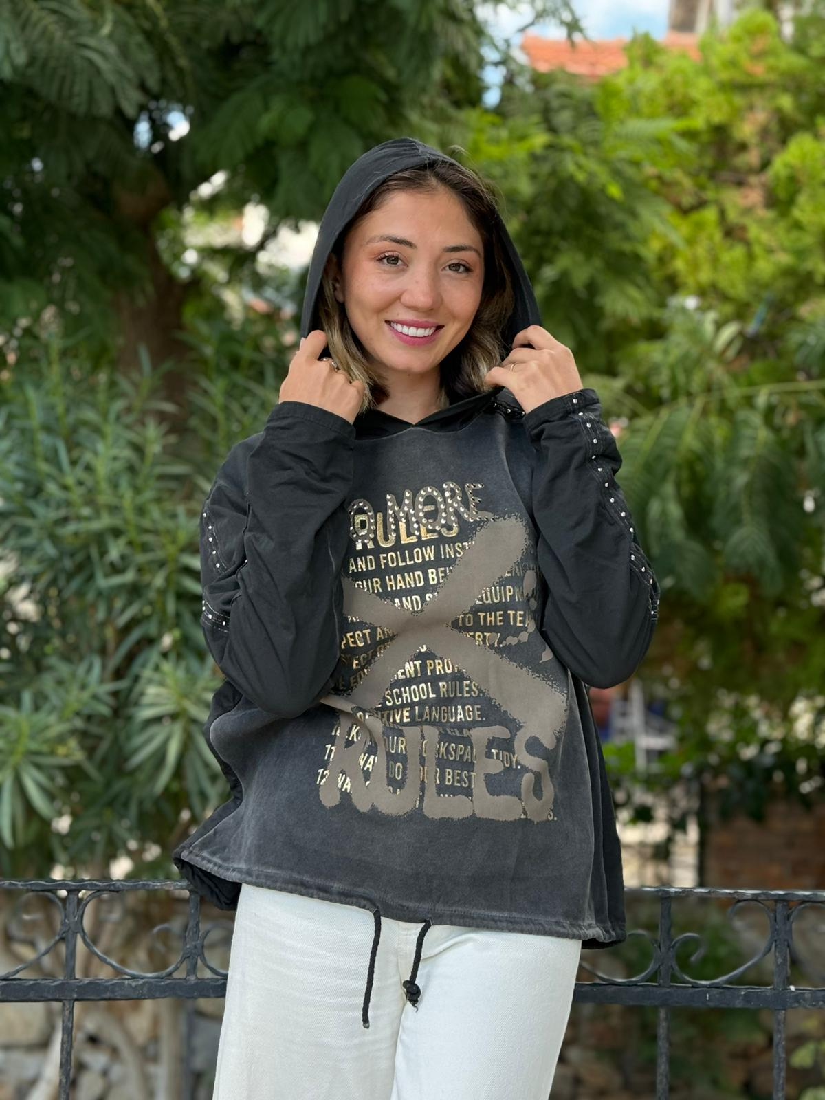 NC59085 İtalyan Yazı Baskılı Kol Zımbalı Kapişonlu Sweatshirt Siyah