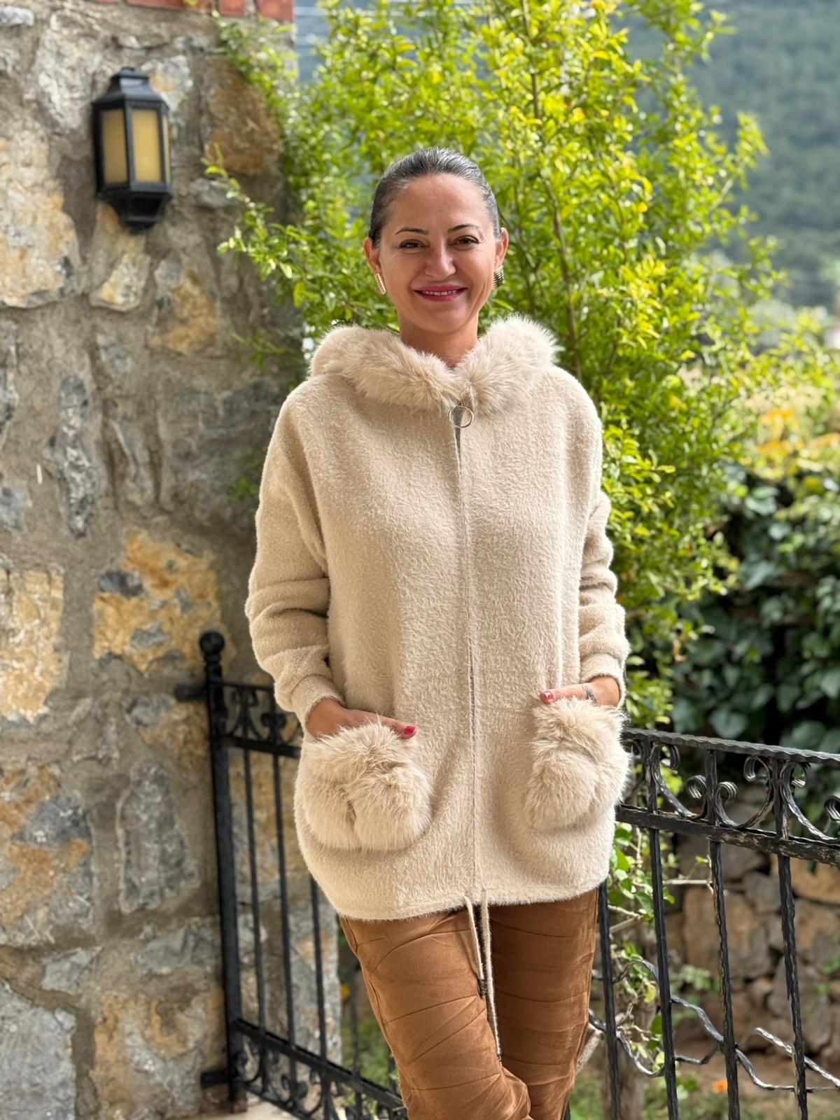 PT10665 Kapüşonlu Cebi Kürklü İtalyan Angora Kaban Krem