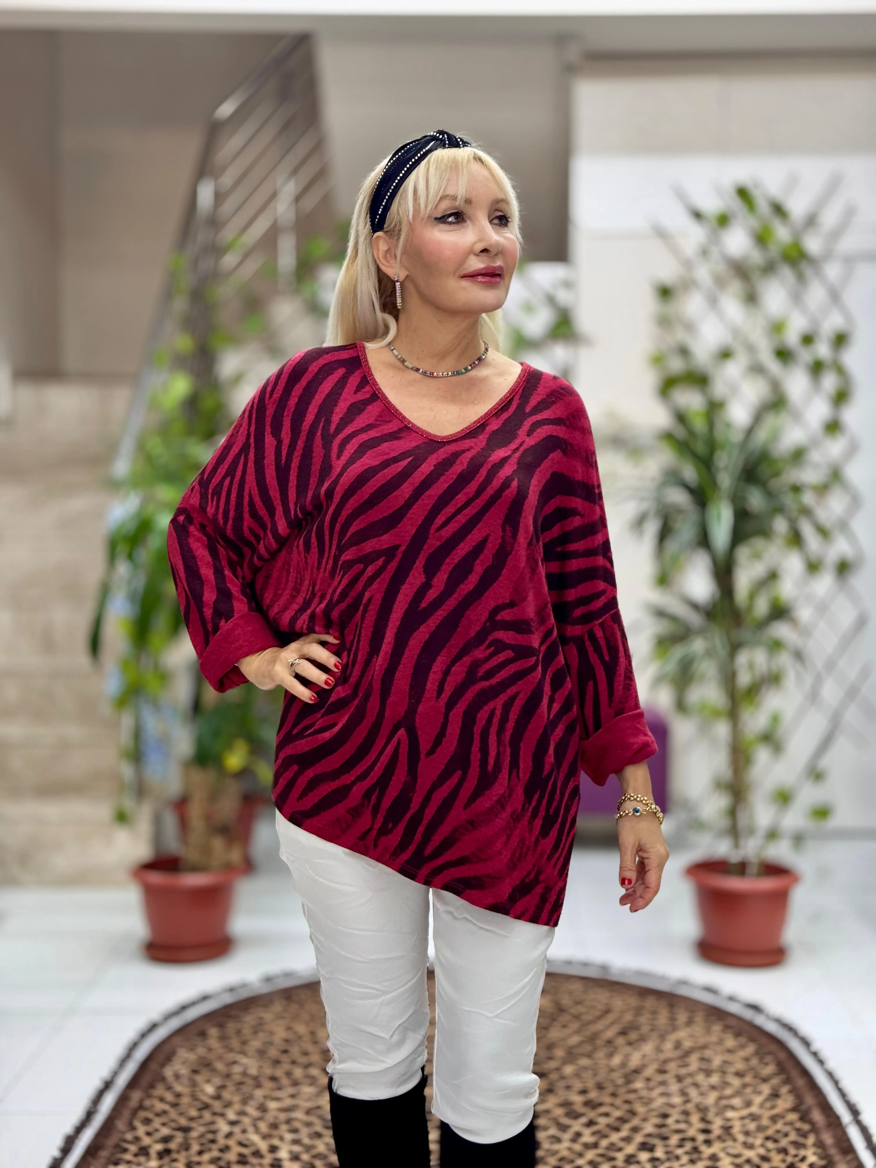 YG13003 Zebra Desen V Yaka Simli İtalyan Triko Bluz Kırmızı