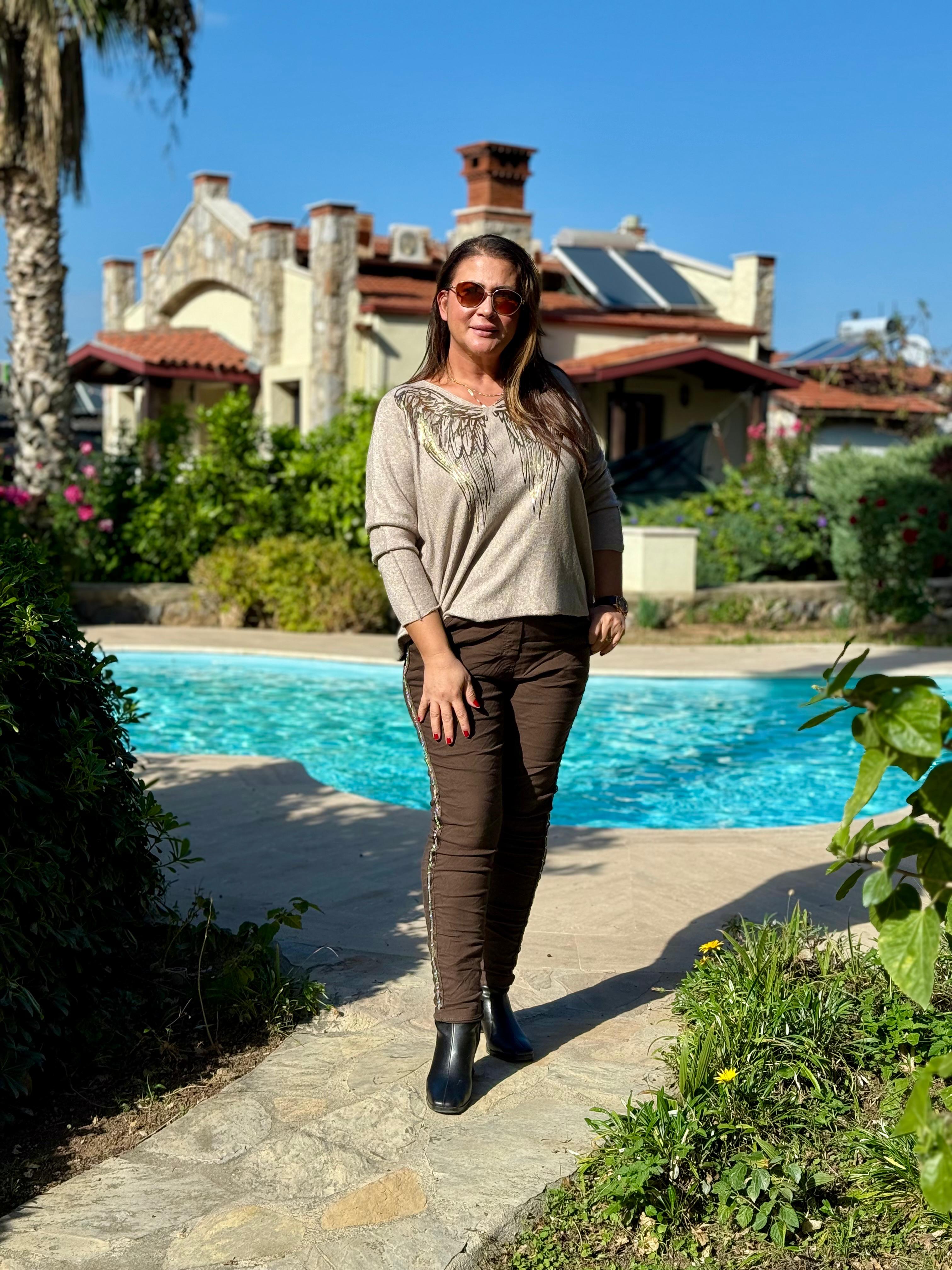 YG152031 Ön Arka Kanat Baskılı V Yaka Angora İtalyan Bluz Bej