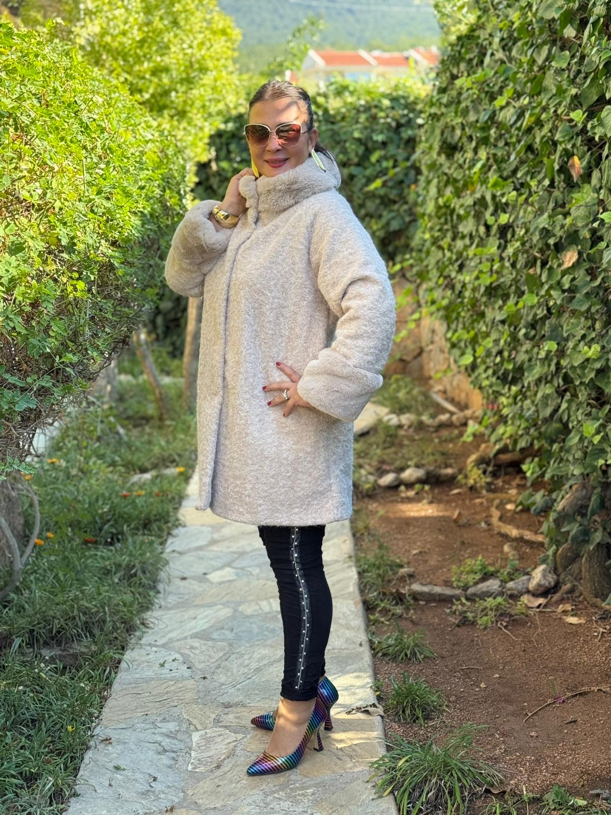 N2238 Abrigo Napa Leopardo Cremallera Negro