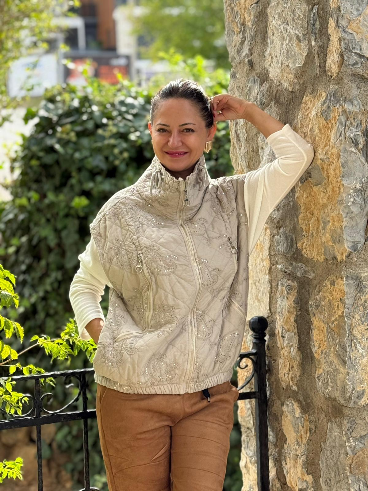 NC61582 Pul Payetli Balıkçı Yaka İtalyan Kapitone Yelek Krem