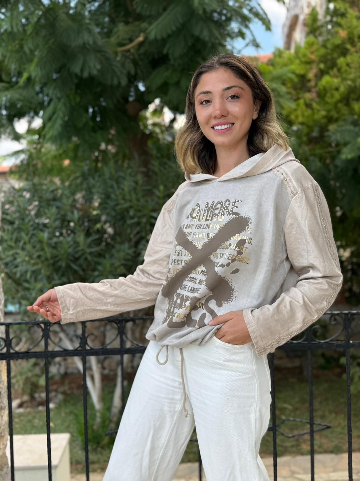 NC59085 İtalyan Yazı Baskılı Kol Zımbalı Kapişonlu Sweatshirt Krem