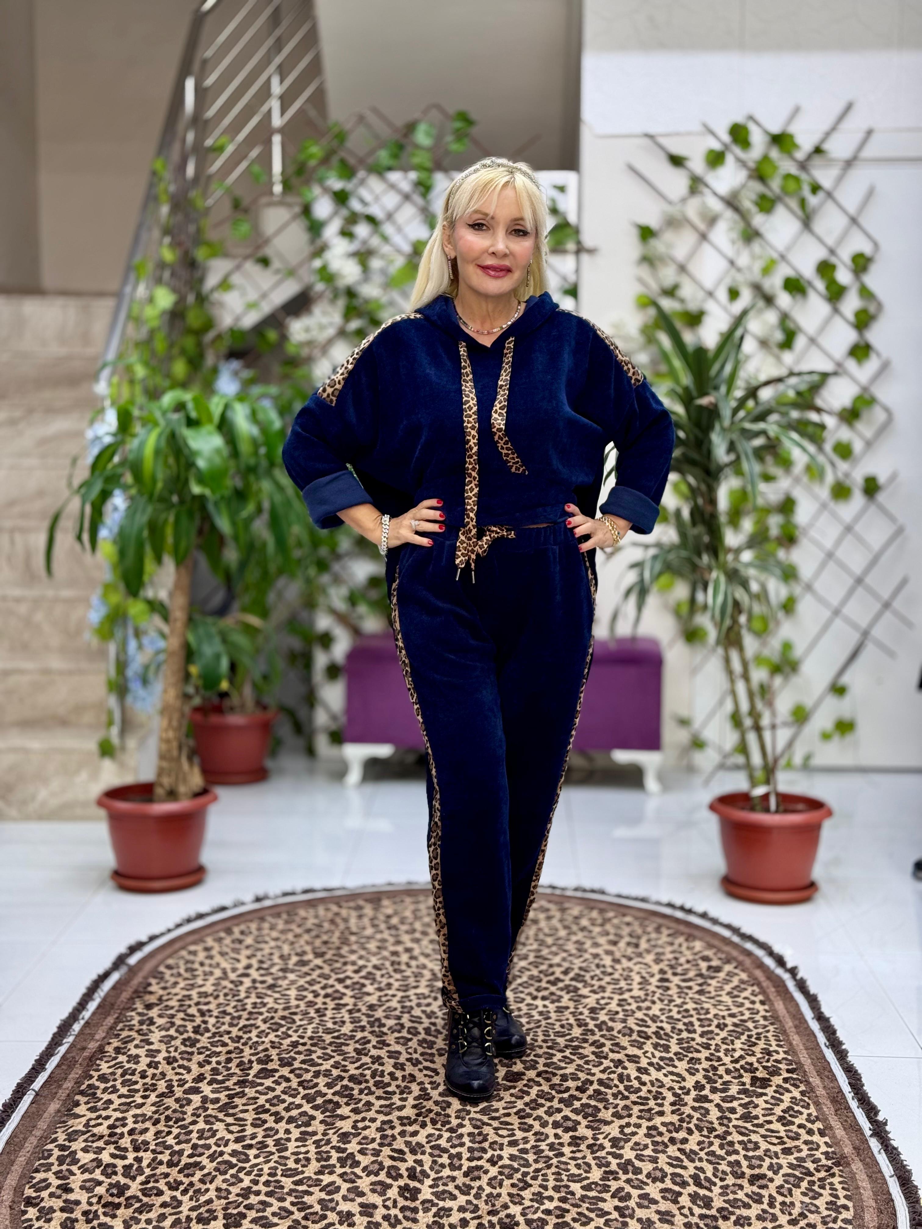 NC24145 İtalyan Kapişonlu Leopar detaylı Kadife Takım Lacivert