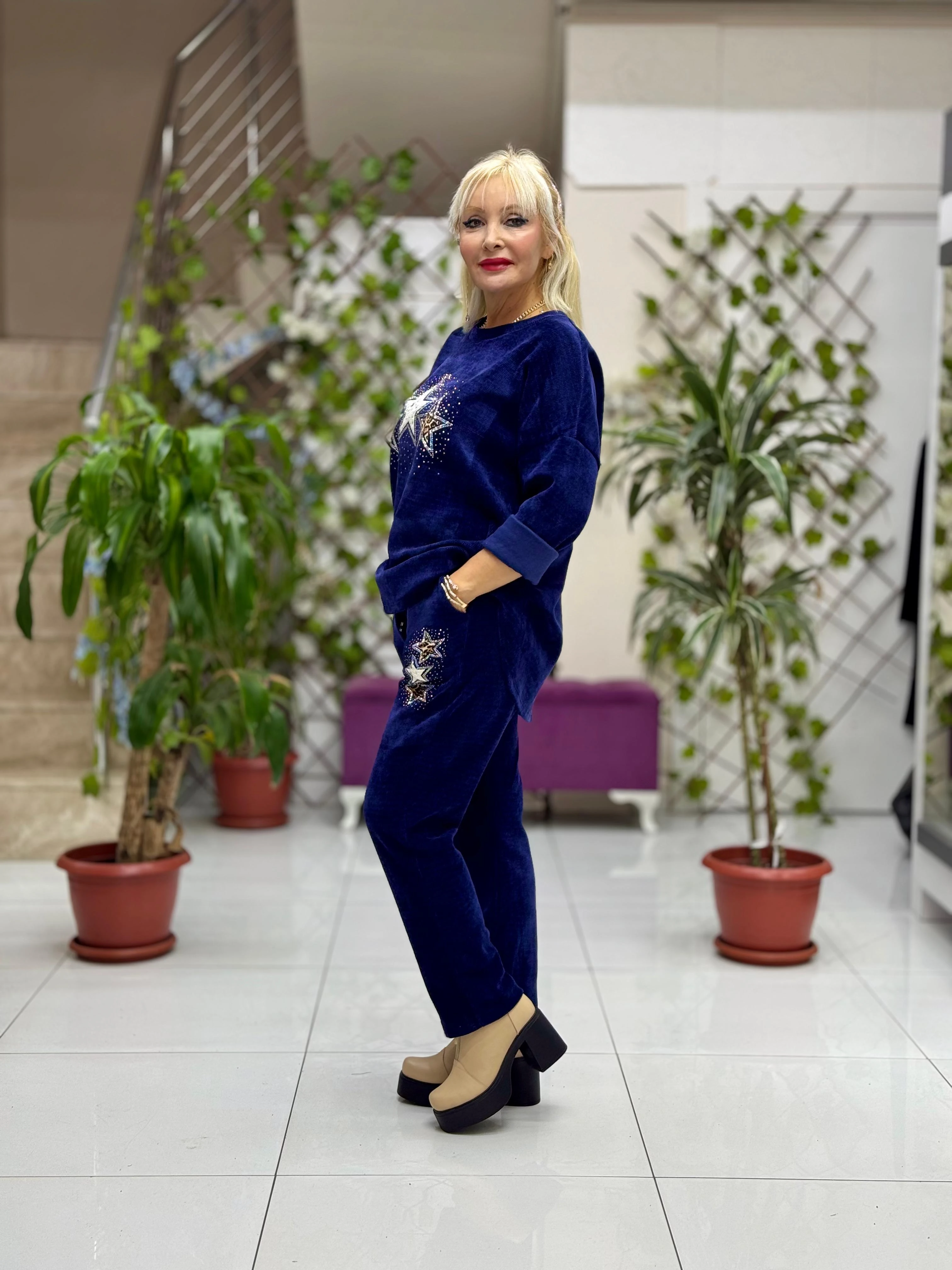 NC23081 Yıldız Desenli Taşlı İtalyan Kadife Takım Lacivert