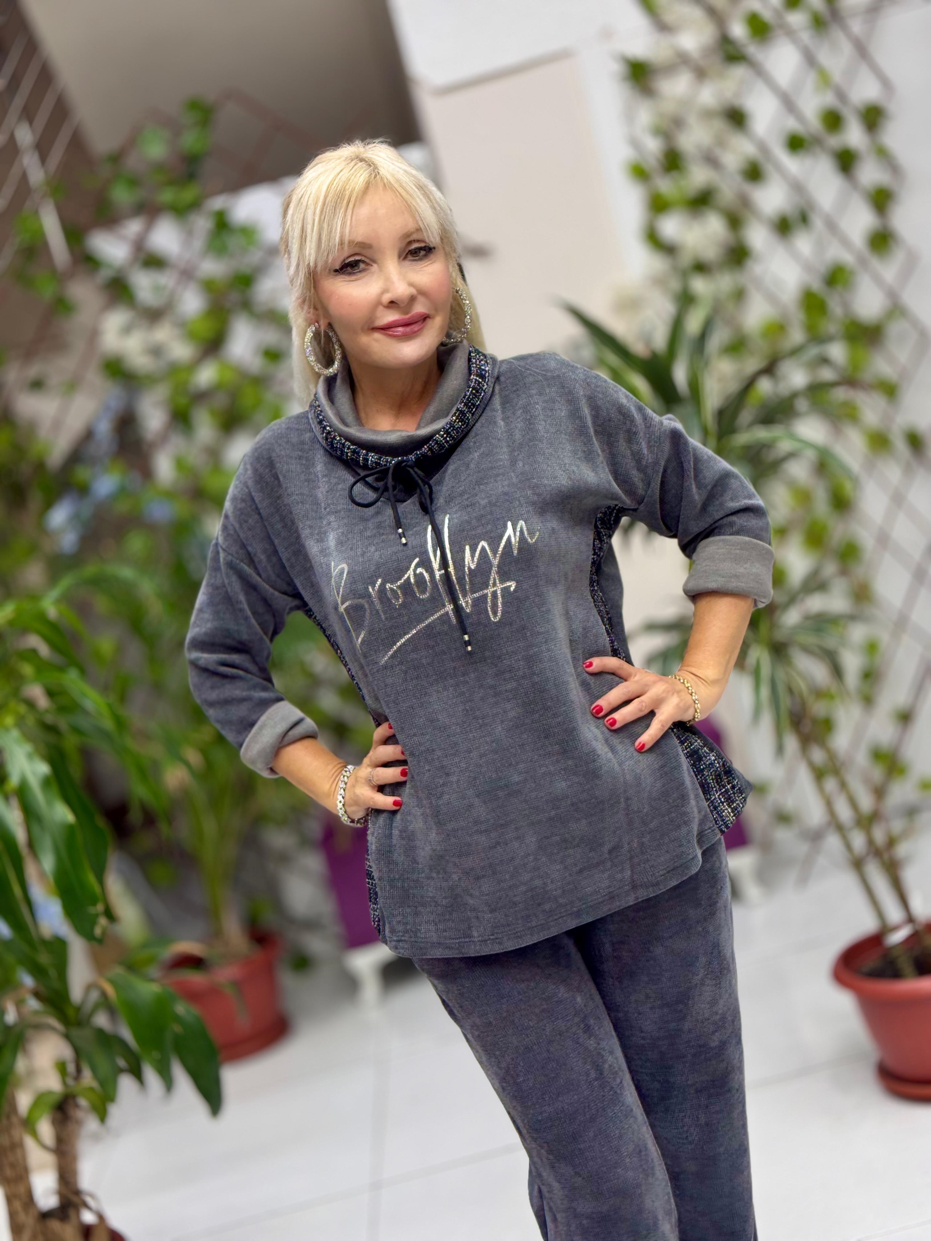 NC15495 Brooklyn Yazılı Degaje Yaka İtalyan Kadife Takım Füme