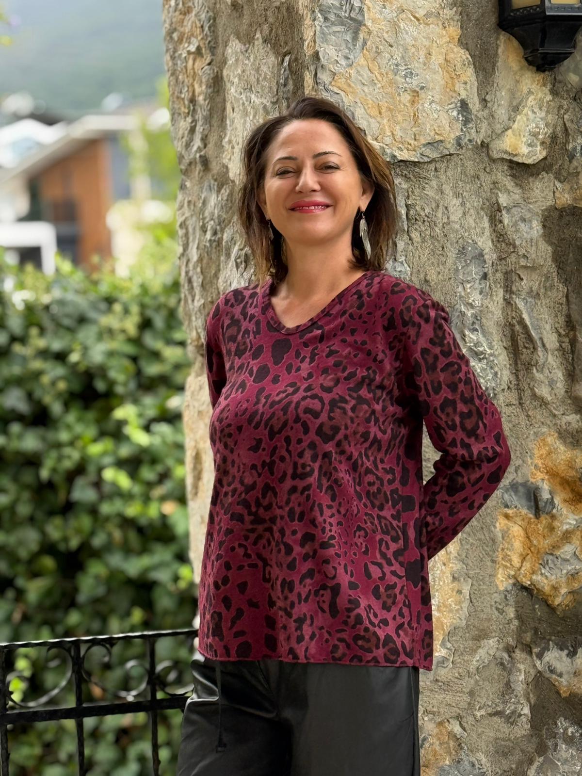 YG5710 Leopar Desenli V Yaka Uzun Kollu İtalyan Triko Bluz Vişne