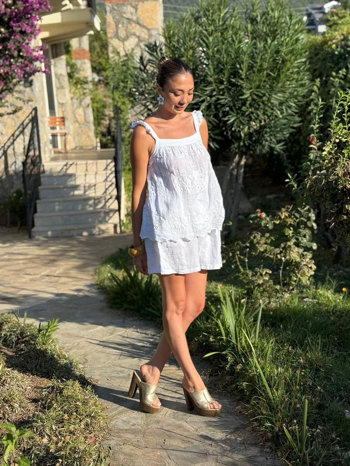 NC31211 Nakışlı Omuz Fırfırlı Keten İtalyan Şortlu Takım Beyaz