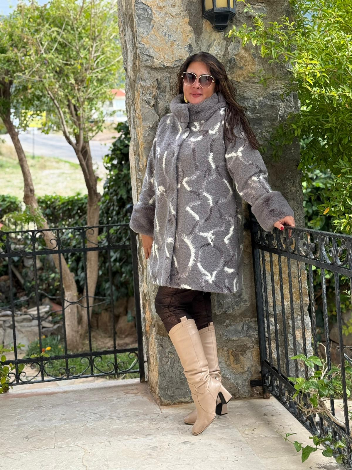 N2238 Abrigo Napa Leopardo Cremallera Negro