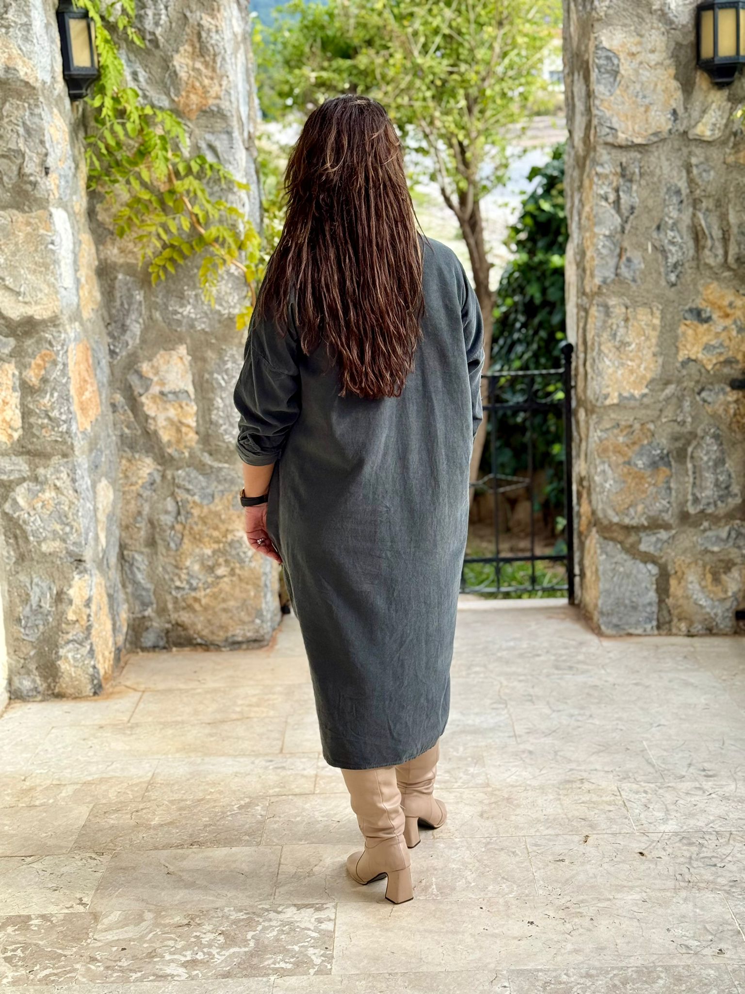 YG11410 Çiçek Baskılı Erkek Yaka  İtalyan Kadife Gömlek Elbise Füme