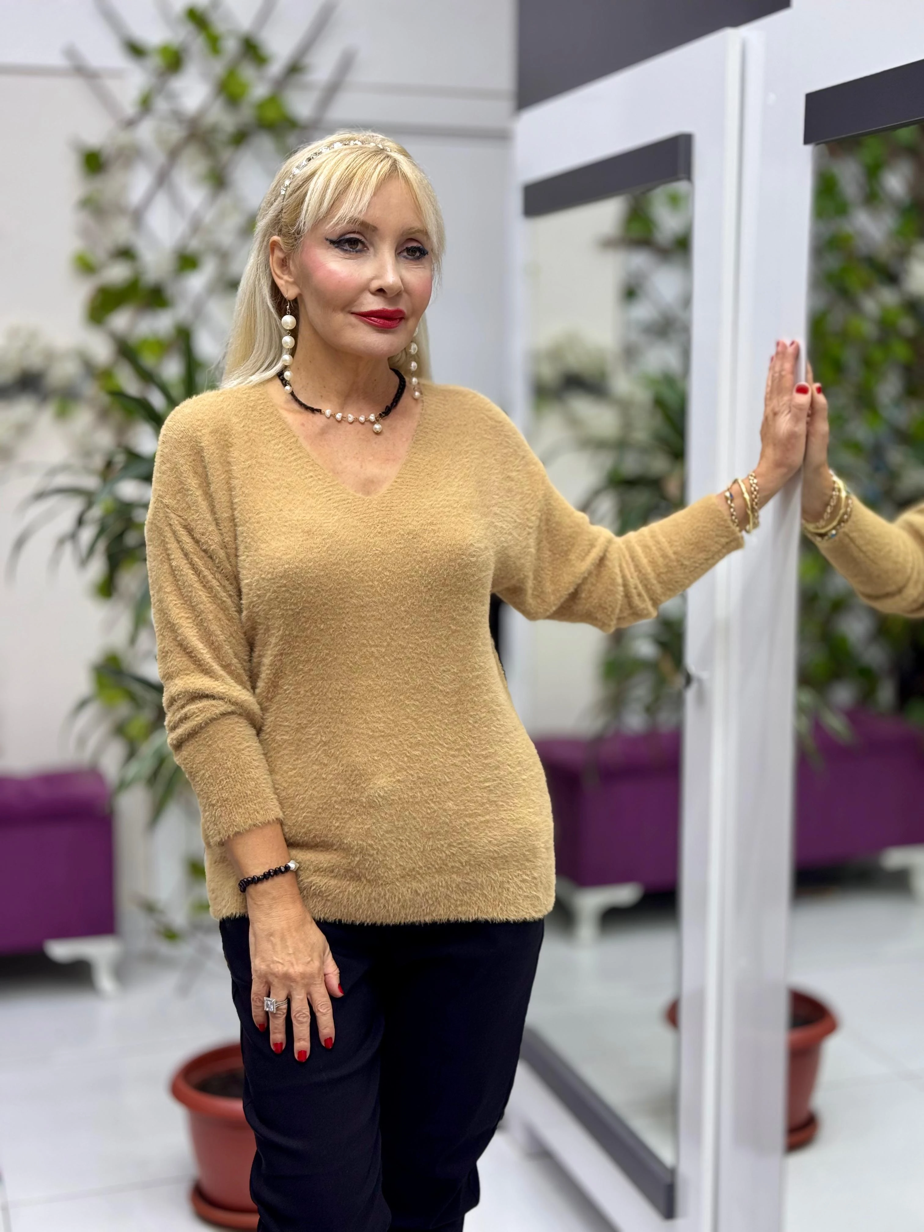 YG24029 İtalyan V Yaka Peluş Angora Kazak Camel