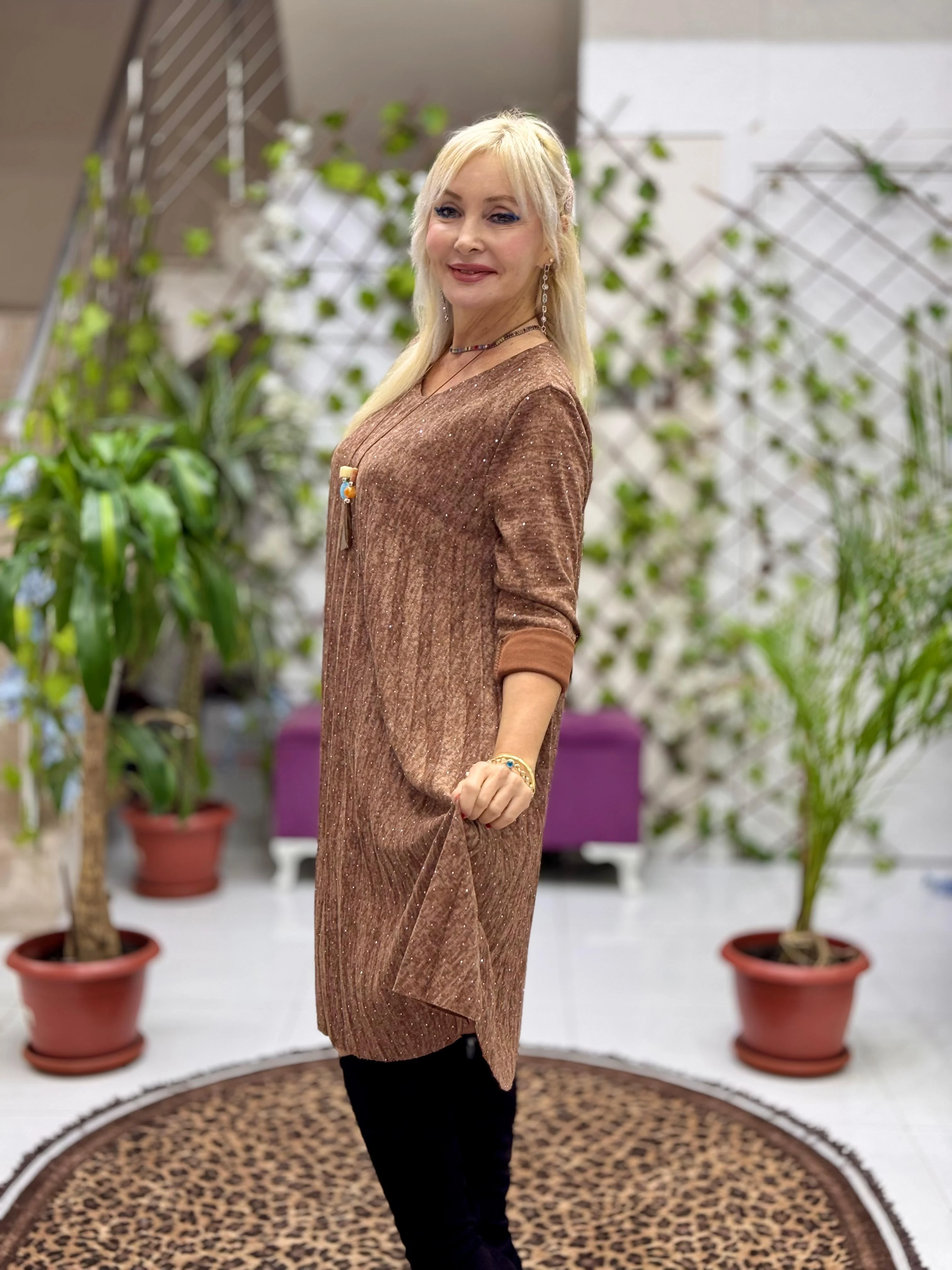 NC21419 Kolyeli Taşlı Pileli İtalyan Triko Elbise Camel