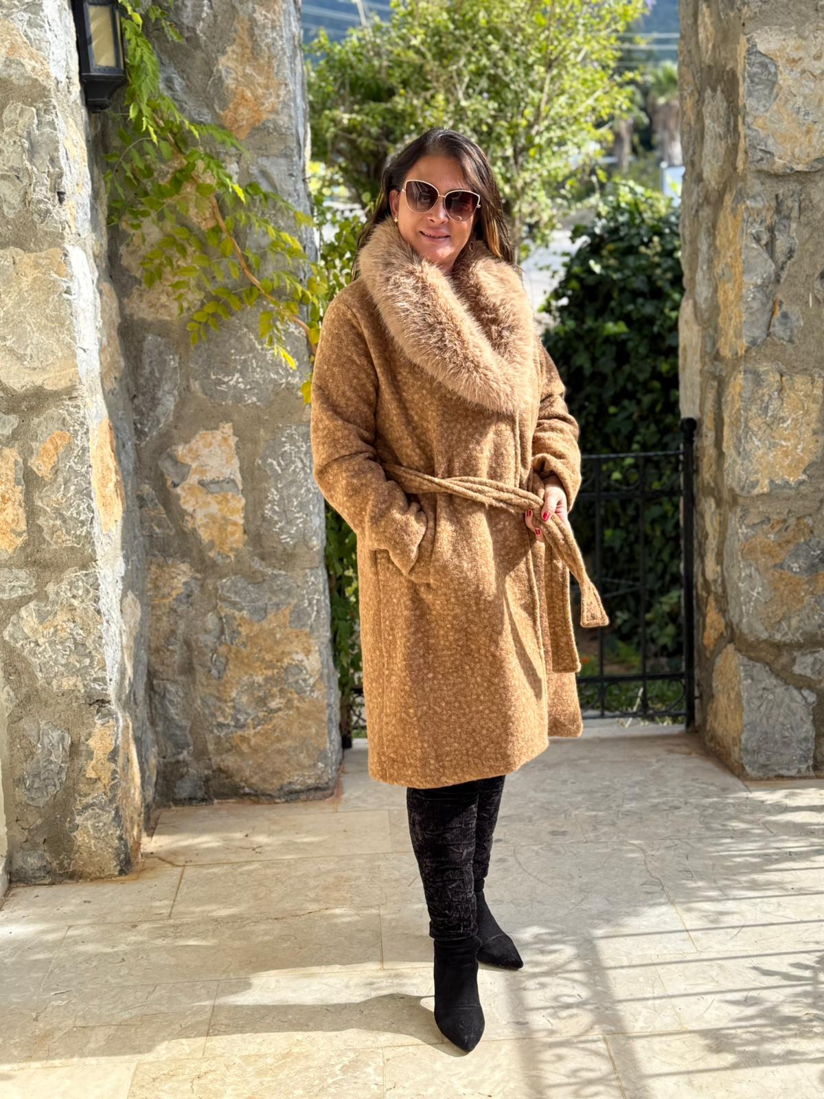 YG9220 Kürklü Bağlamalı İtalyan Keçe Kaban Camel