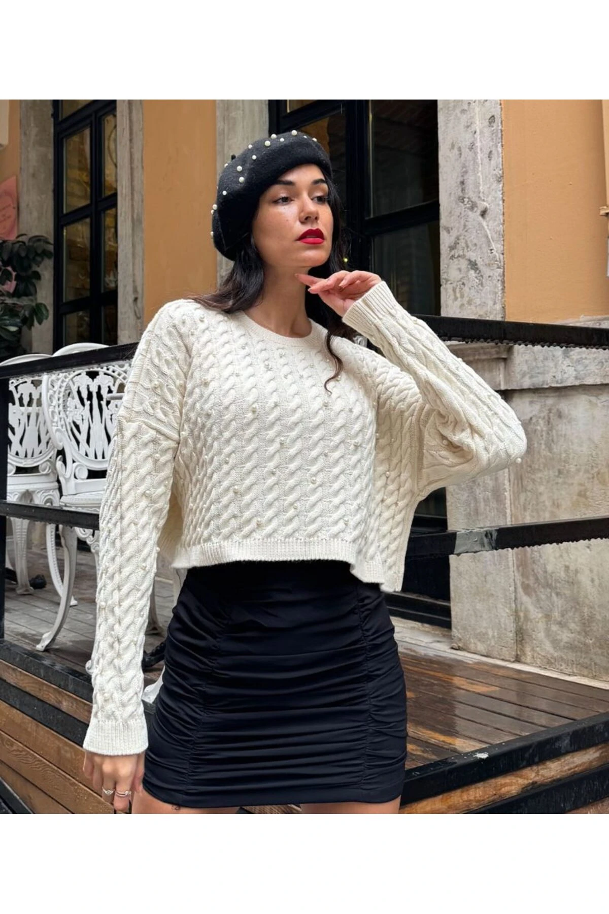 İnci İşlemeli Kablo Örgü Crop Triko Kazak – Butik Koleksiyon