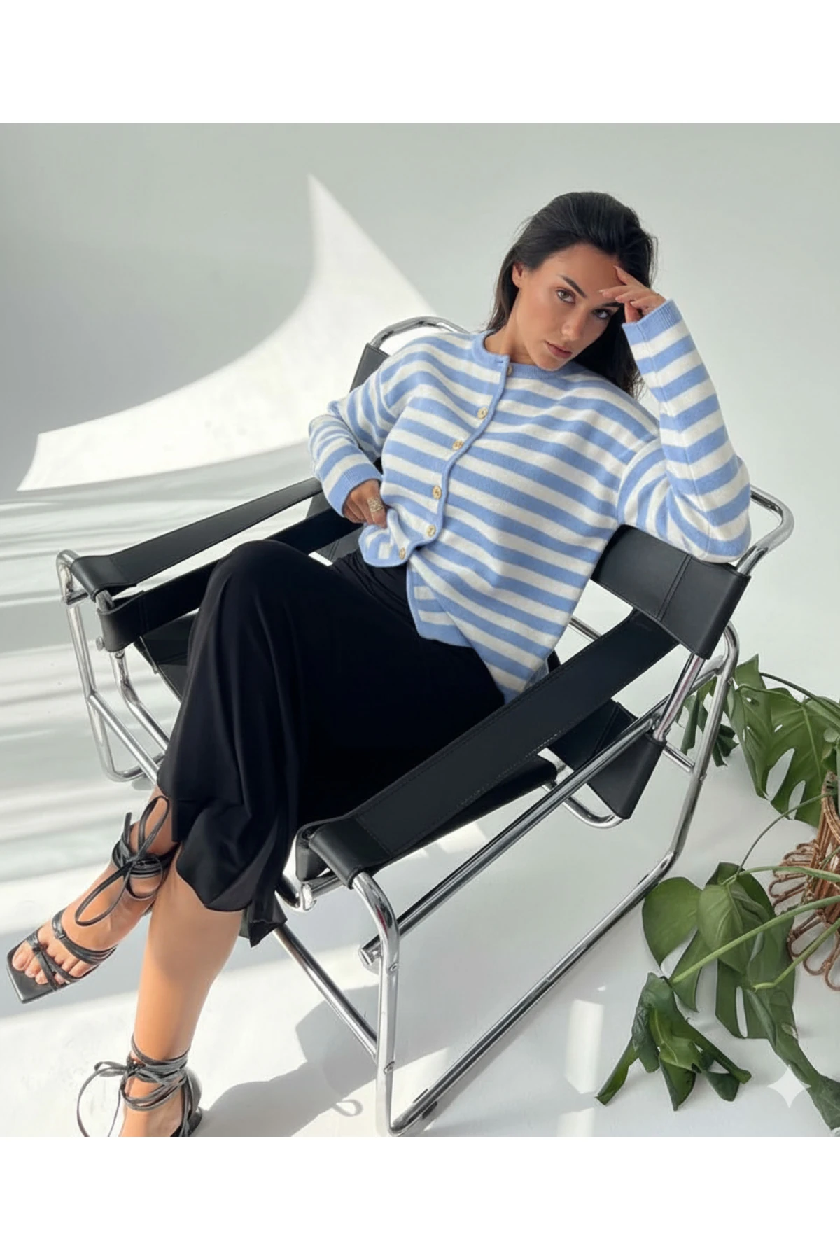 Çizgili Uzun Kollu Yuvarlak Yaka Triko Hırka – Premium Kadın Koleksiyonu