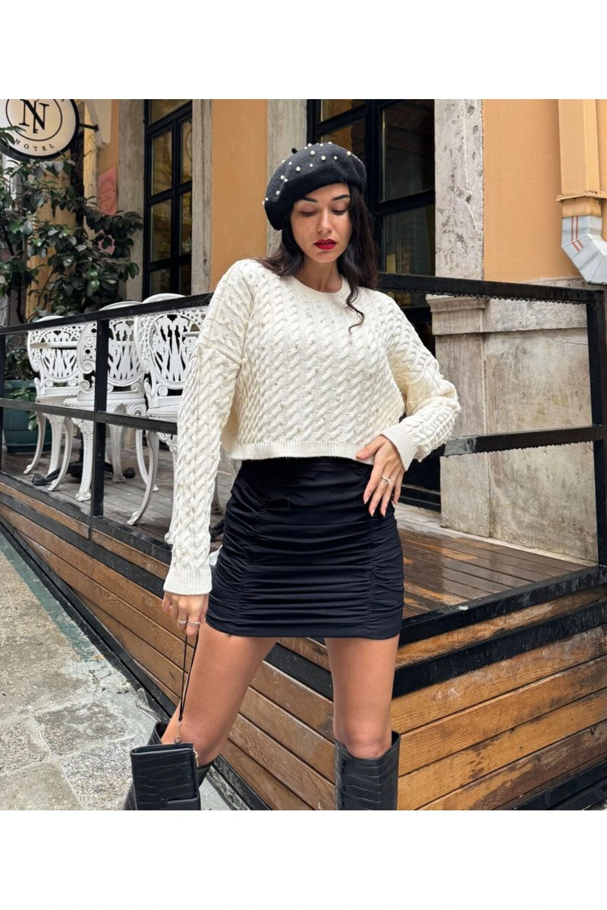 İnci İşlemeli Kablo Örgü Crop Triko Kazak – Butik Koleksiyon