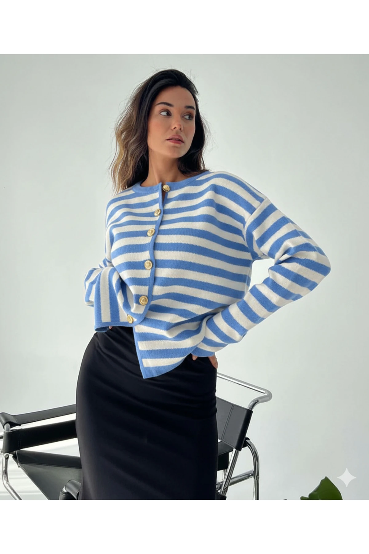Çizgili Uzun Kollu Yuvarlak Yaka Triko Hırka – Premium Kadın Koleksiyonu