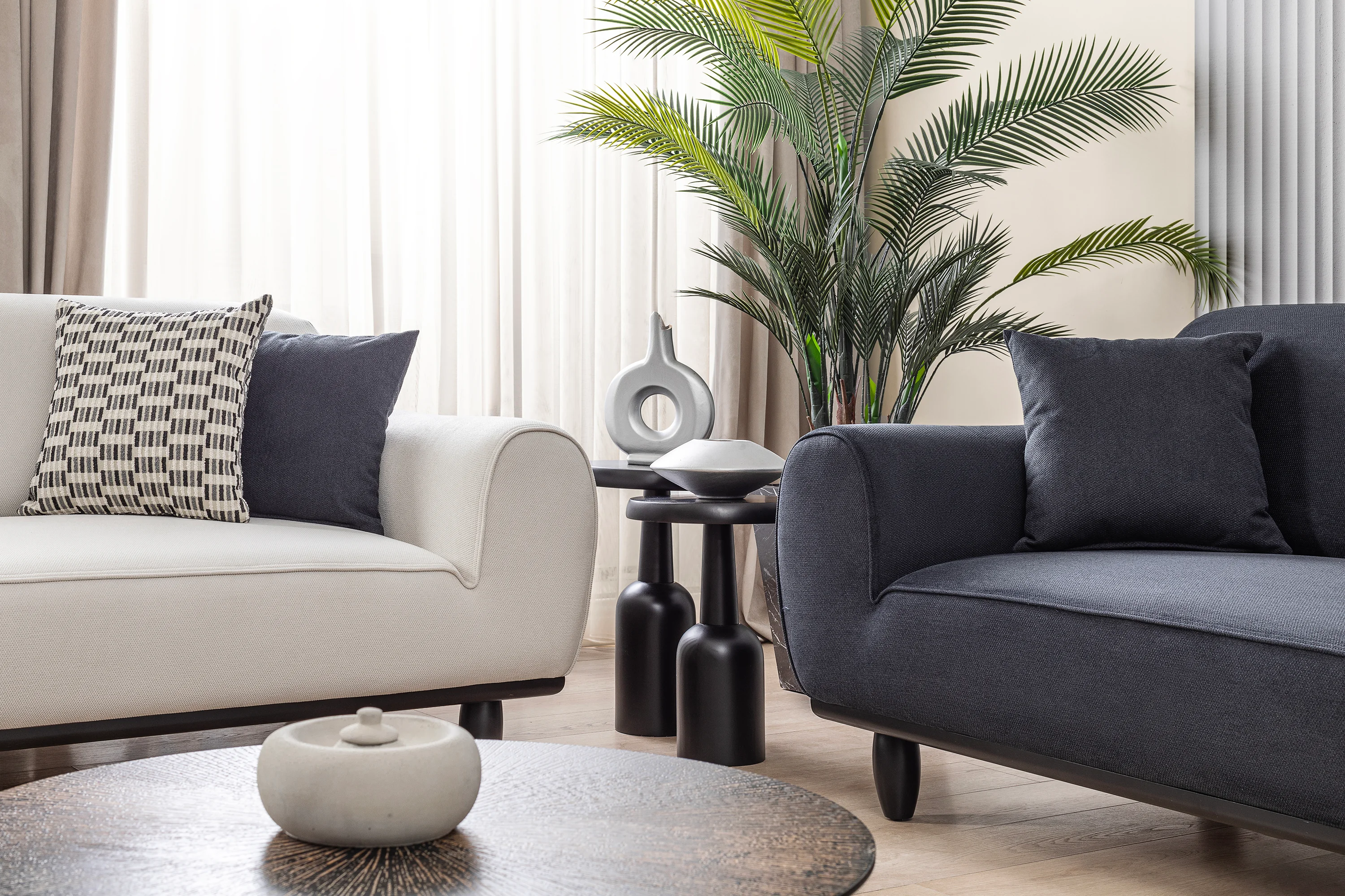 Bornova Siyah Ahşaplı Koltuk Takımı