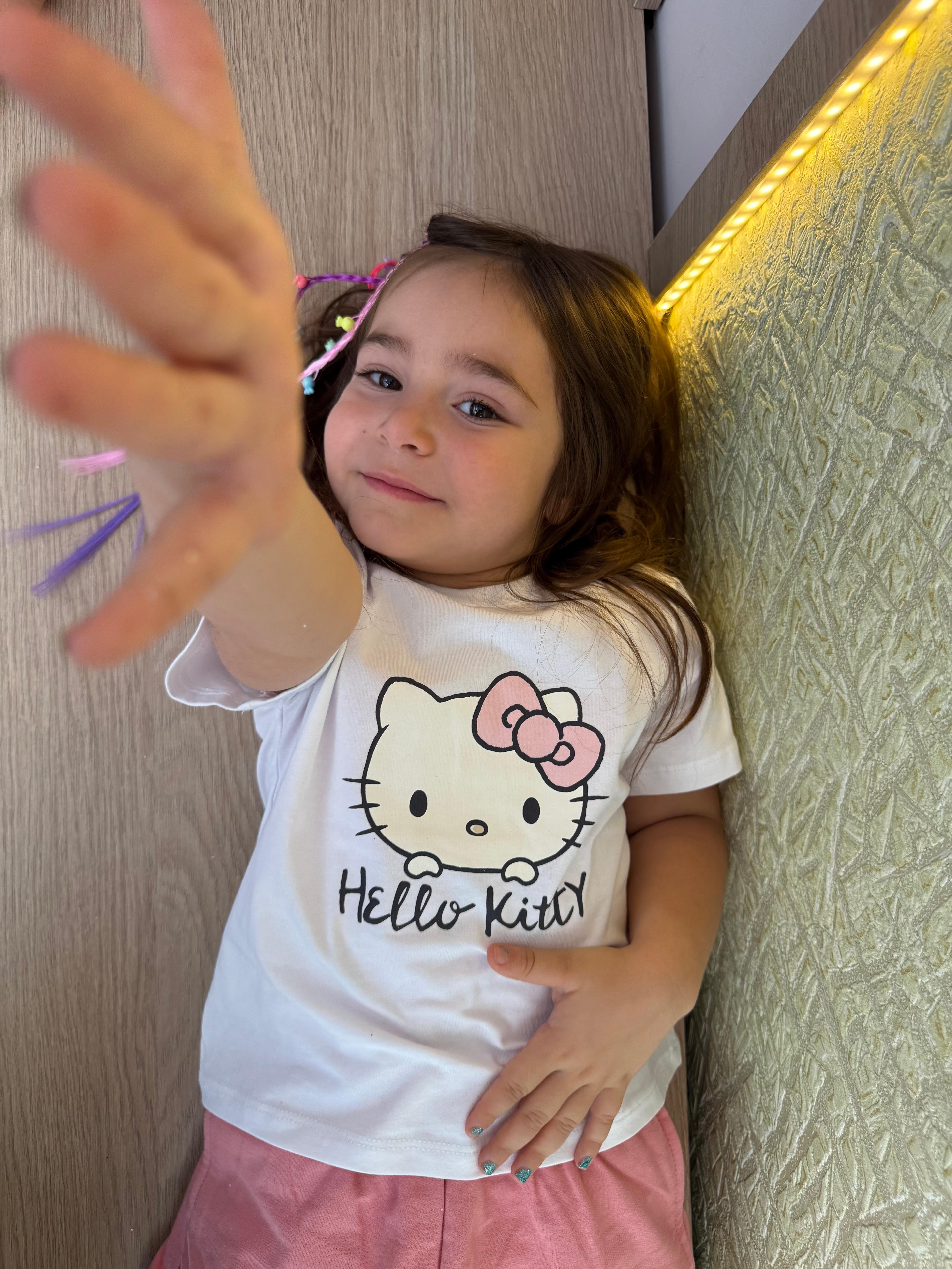 Hello Kitty Baskılı Şortlu Kız takım