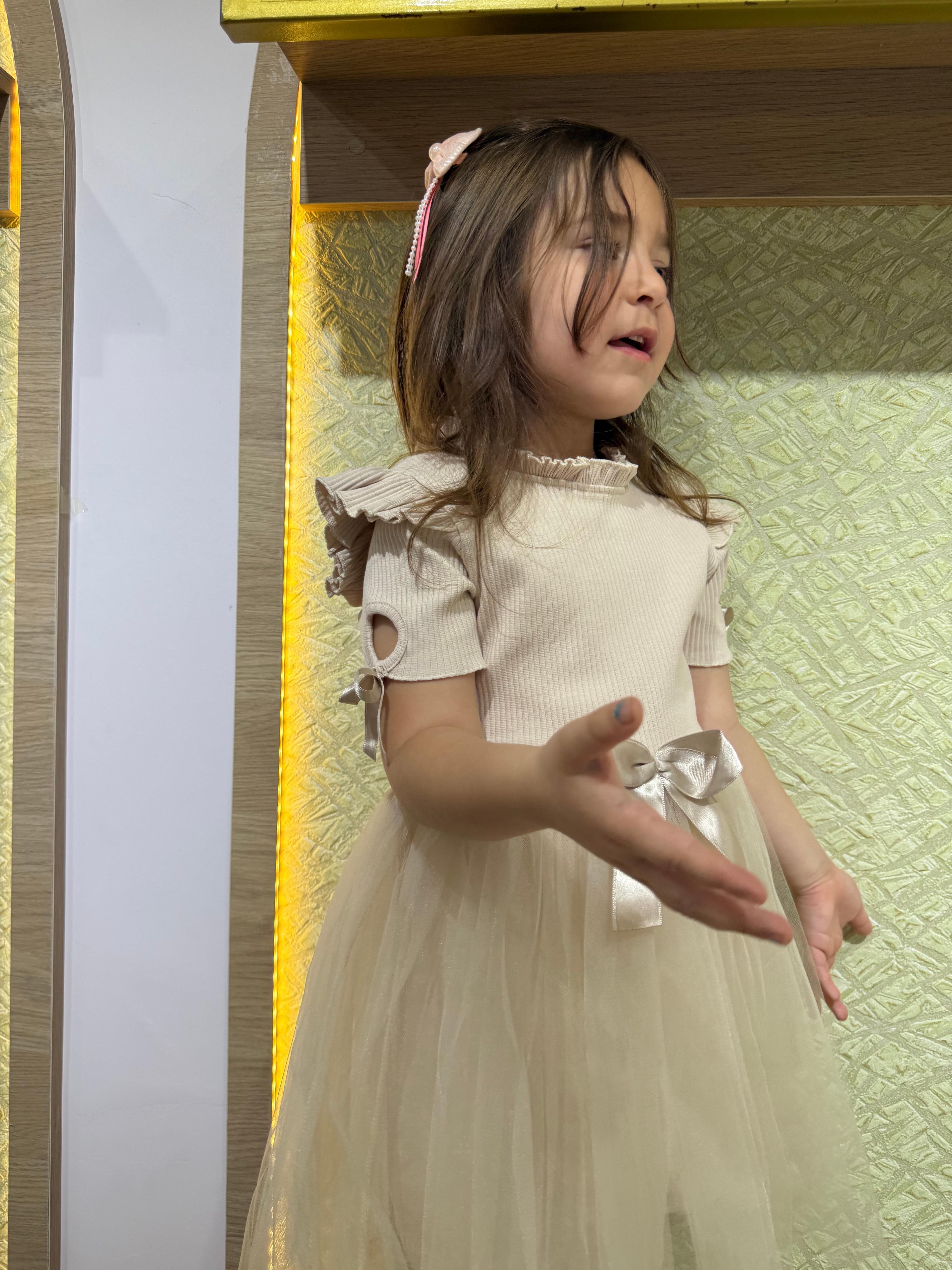 Önü Kurdaleli Tütülü Kız Elbise - Bej