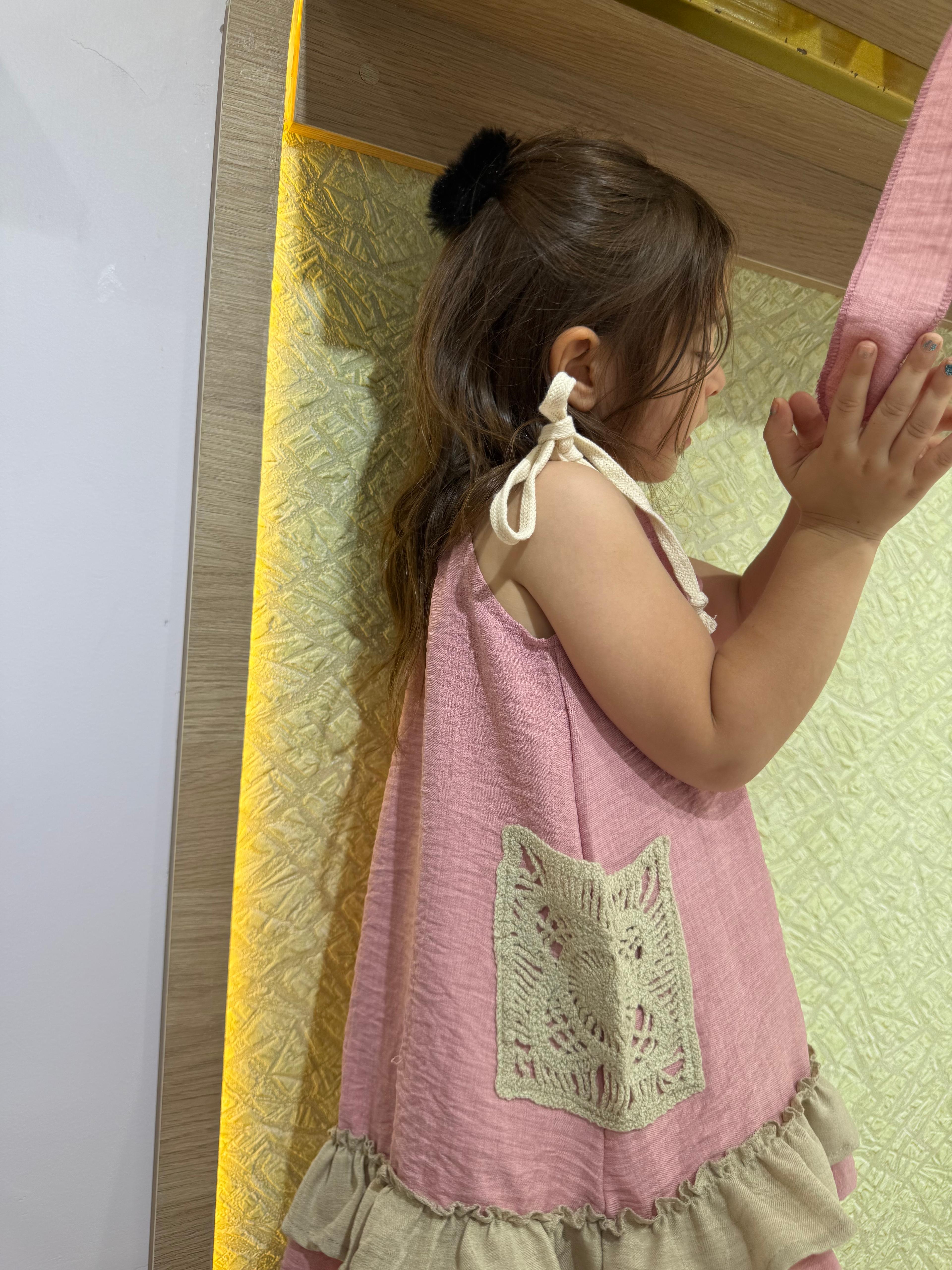 Şapkalı Örme Detaylı Salaş Kız Çocuk Elbise - pembe