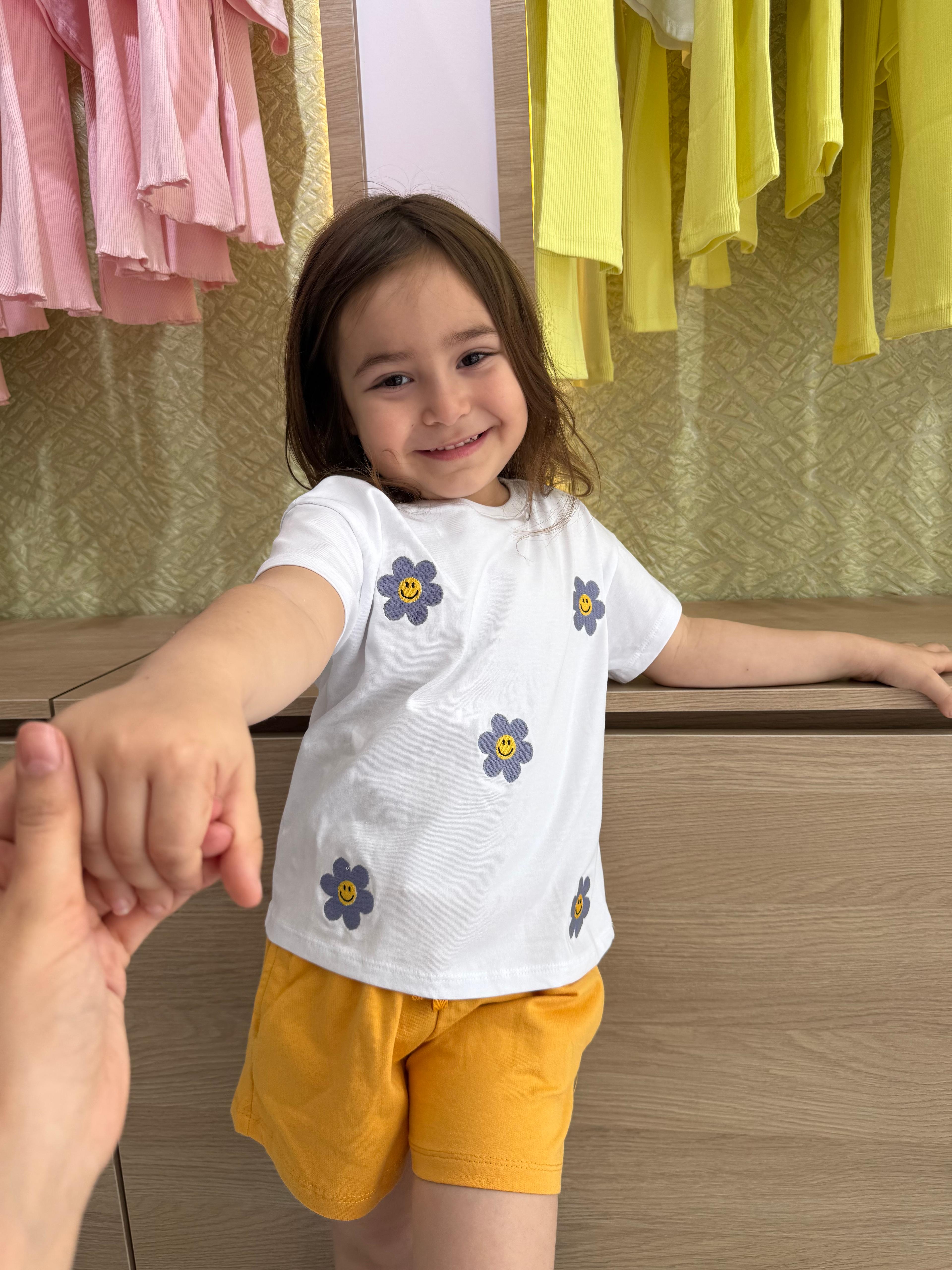 Özel Papatya İşlemeli Şortlu Kız Takım