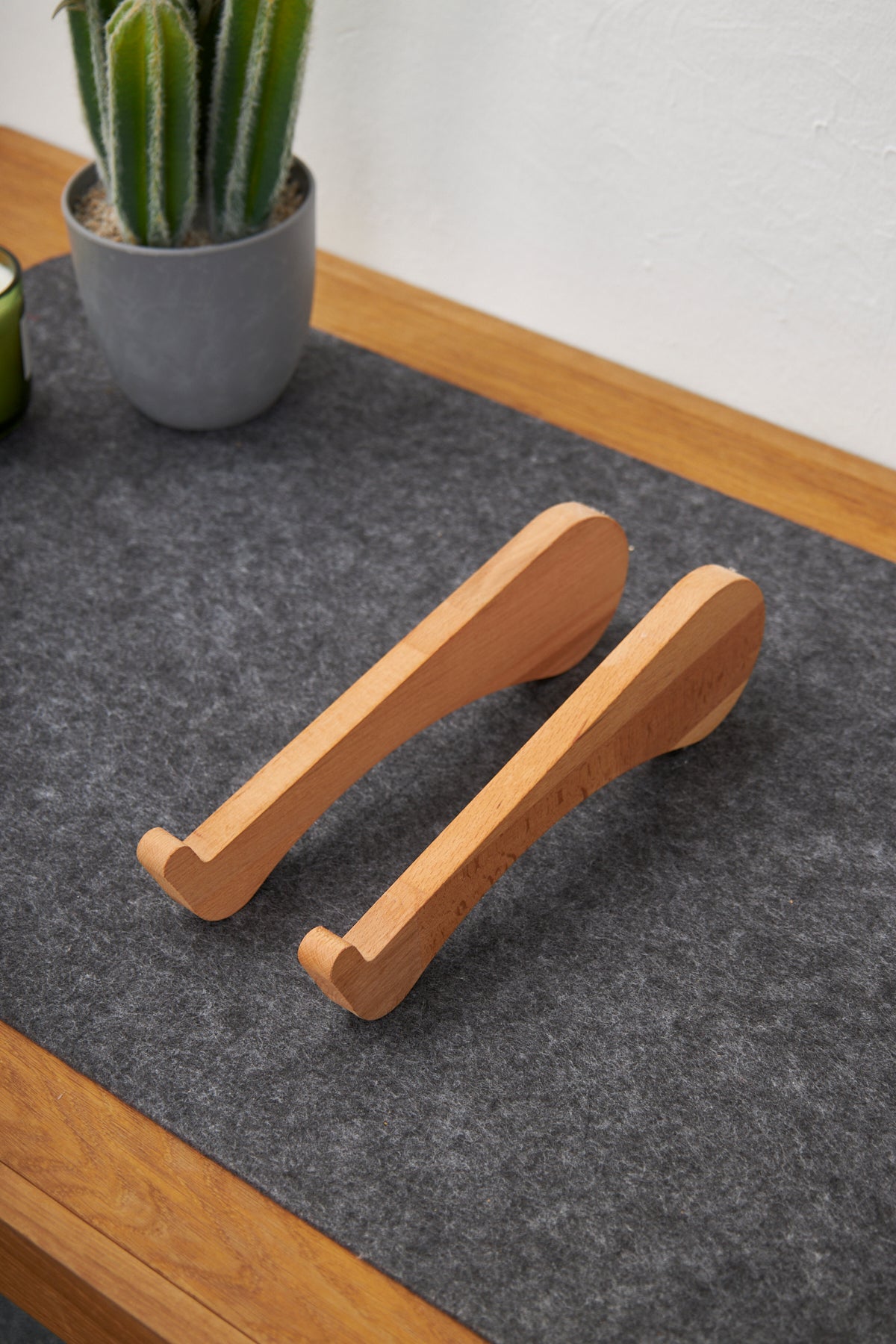 Ahşap Masif Laptop MacBook Standı L2