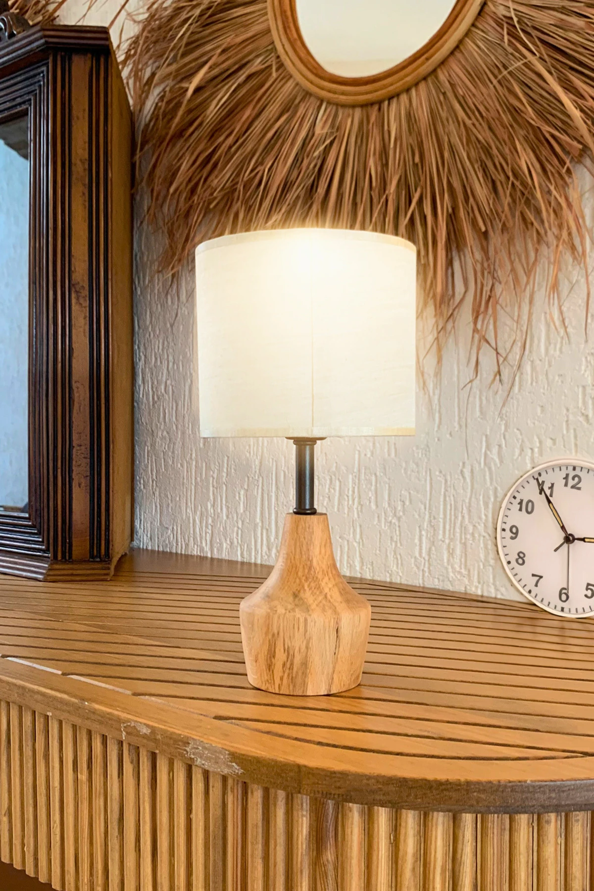 Modern ve Şık Ahşap Kumaş Abajur Leton