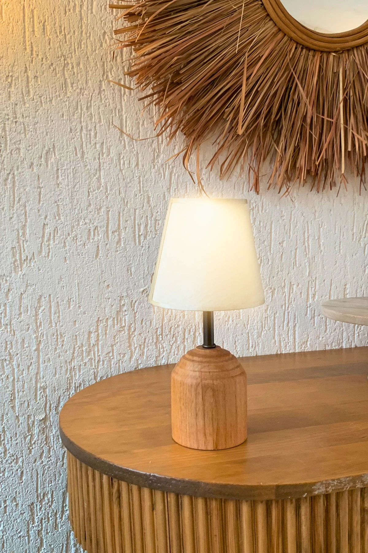 Ev Dekorasyonu için Ahşap ve Kumaş Silindir Abajur Olwen