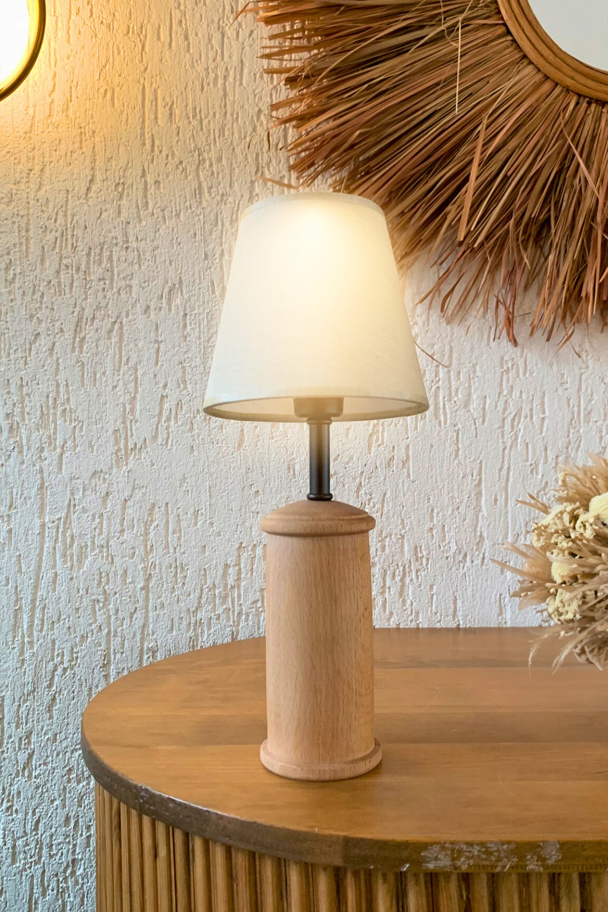 Kumaş Kaplama Konik Başlı Ahşap Abajur Aruna