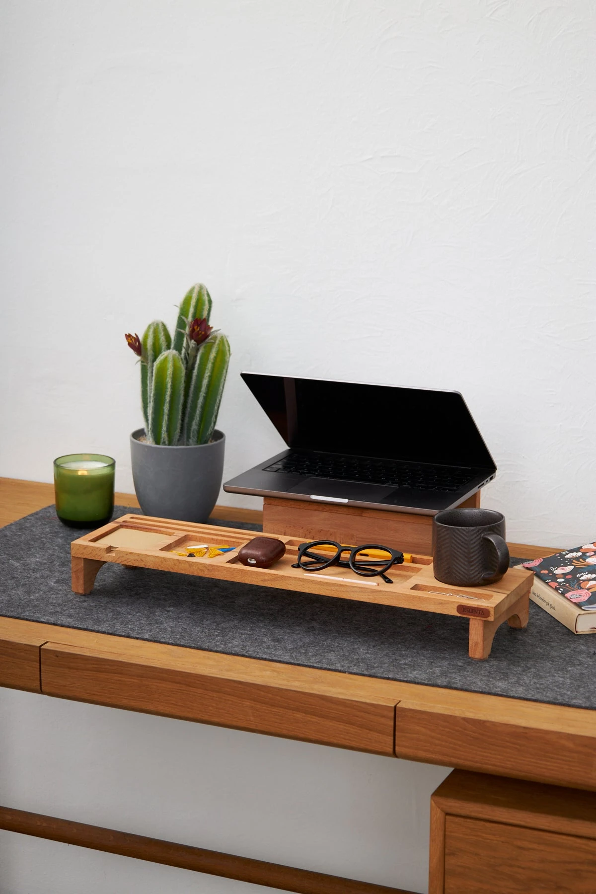 Ahşap Ayaklı Masa Üstü Düzenleyici