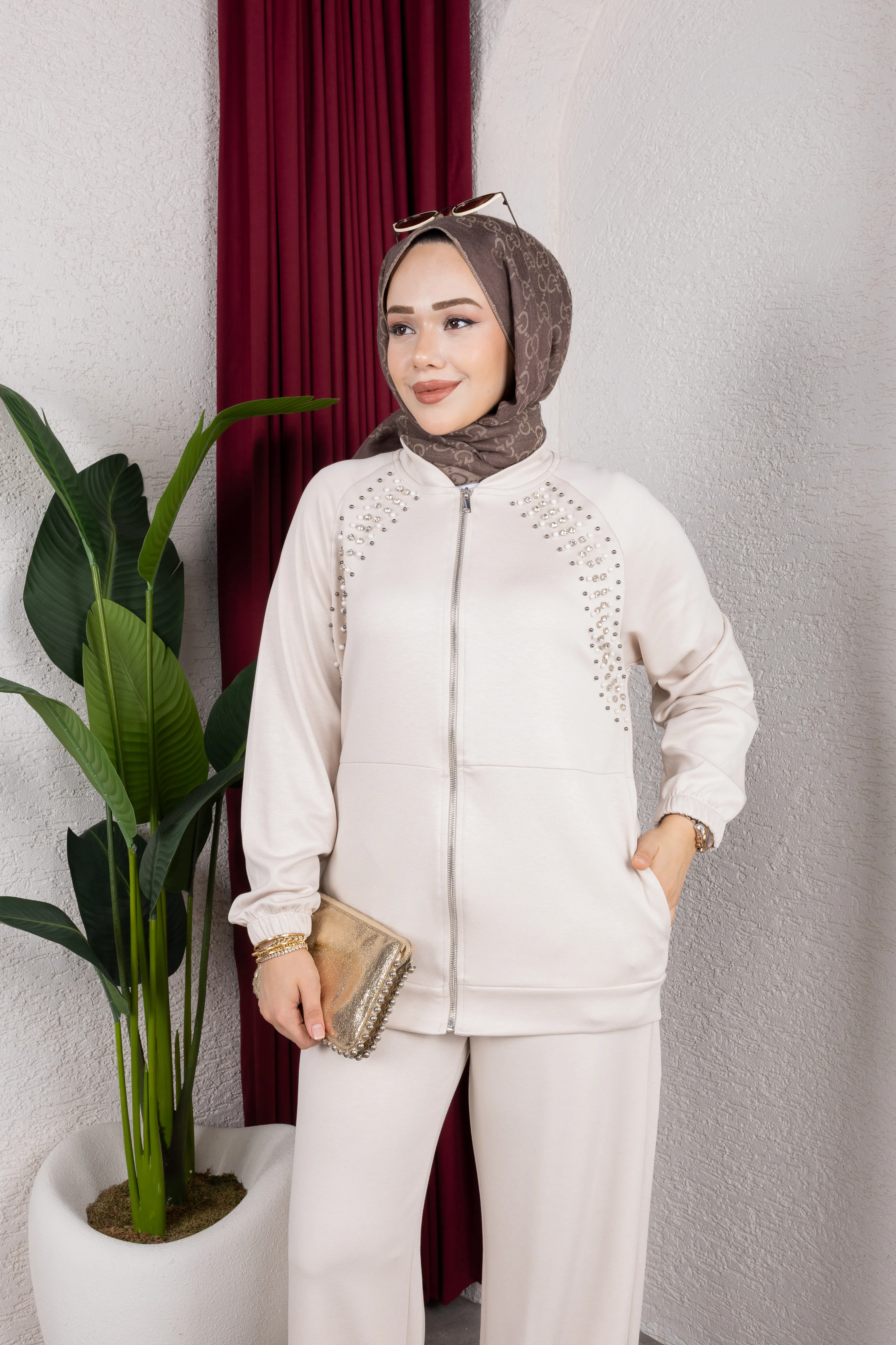 Oysh Premium Taşlı Takım Ekru