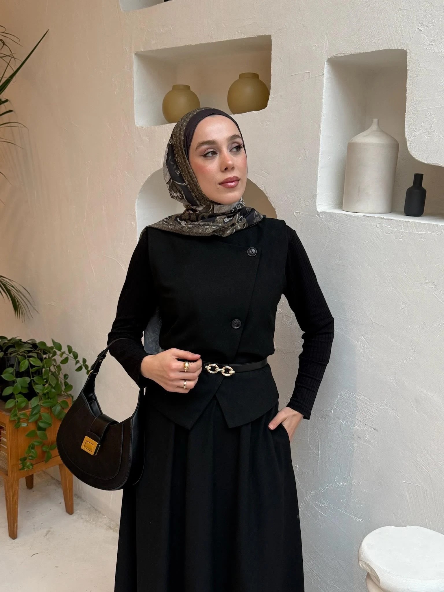 Çapraz Kesim Kemerli Yelekli Takım - Siyah