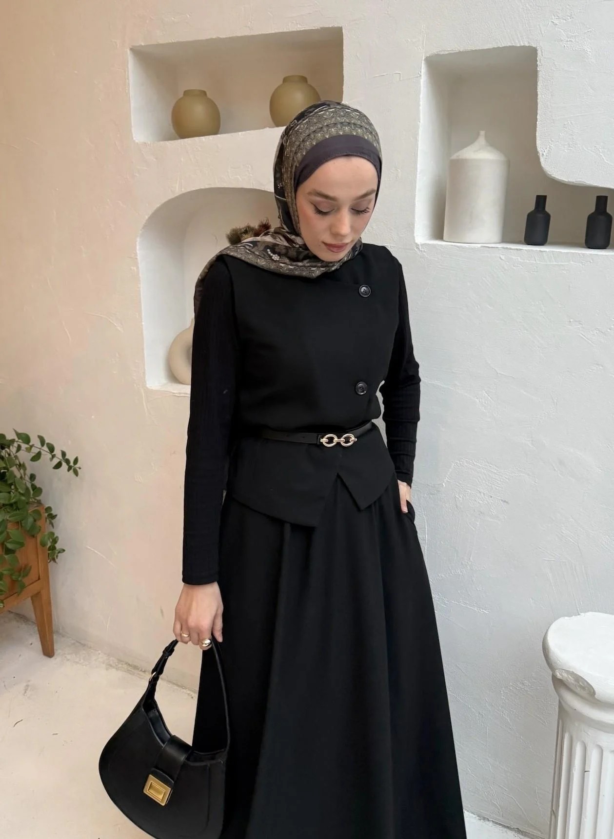 Çapraz Kesim Kemerli Yelekli Takım - Siyah