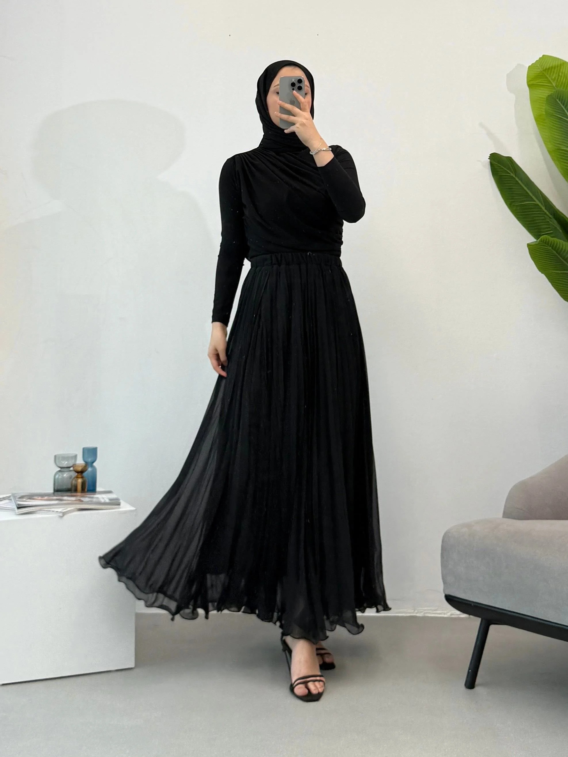 Hm Model Şifon Piliseli Etek - Siyah