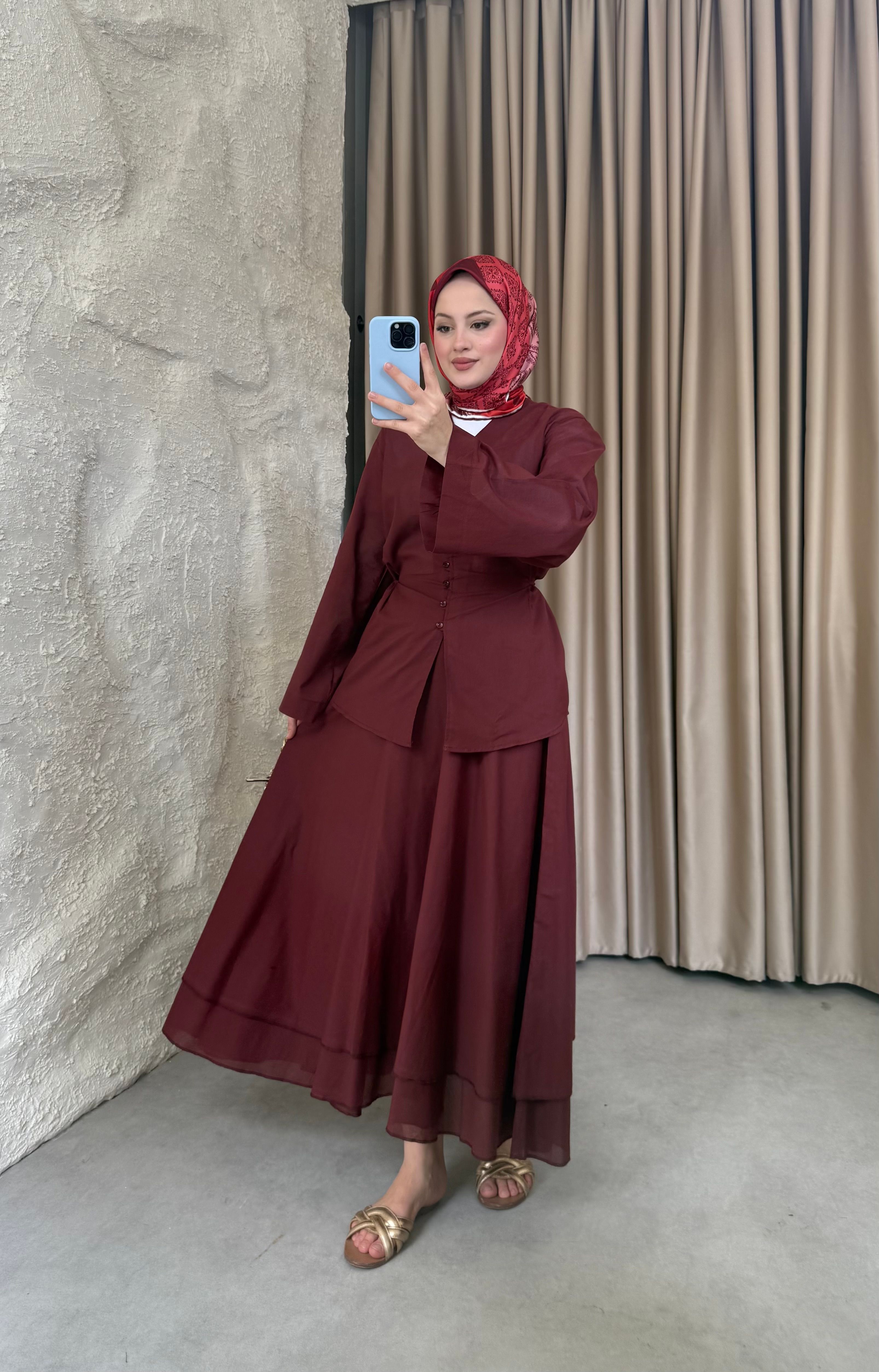 Bel Oturtmalı Etekli Takım Bordo