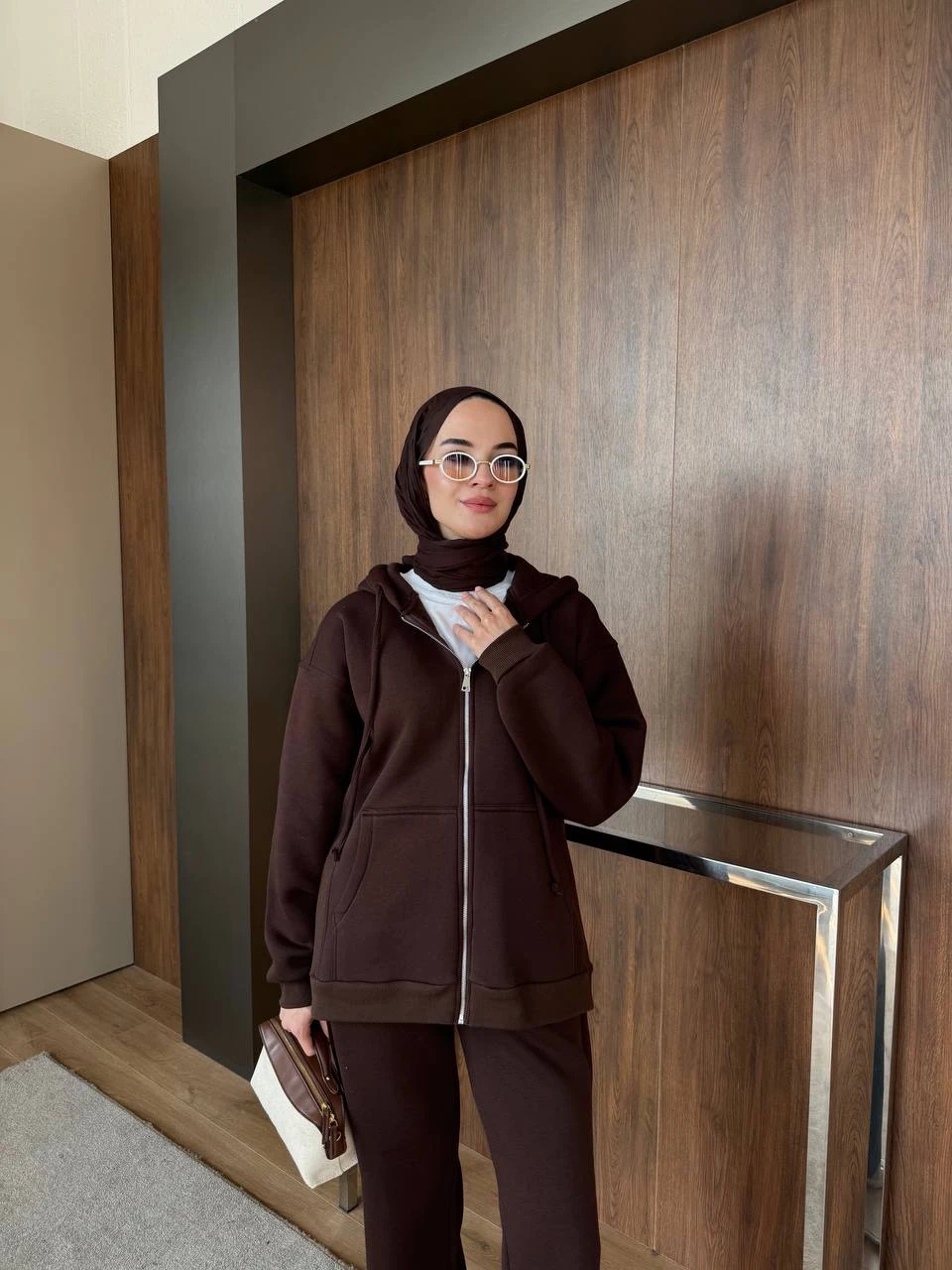 Üç İplik Fermuarlı Pantolonlu Takım Kahve