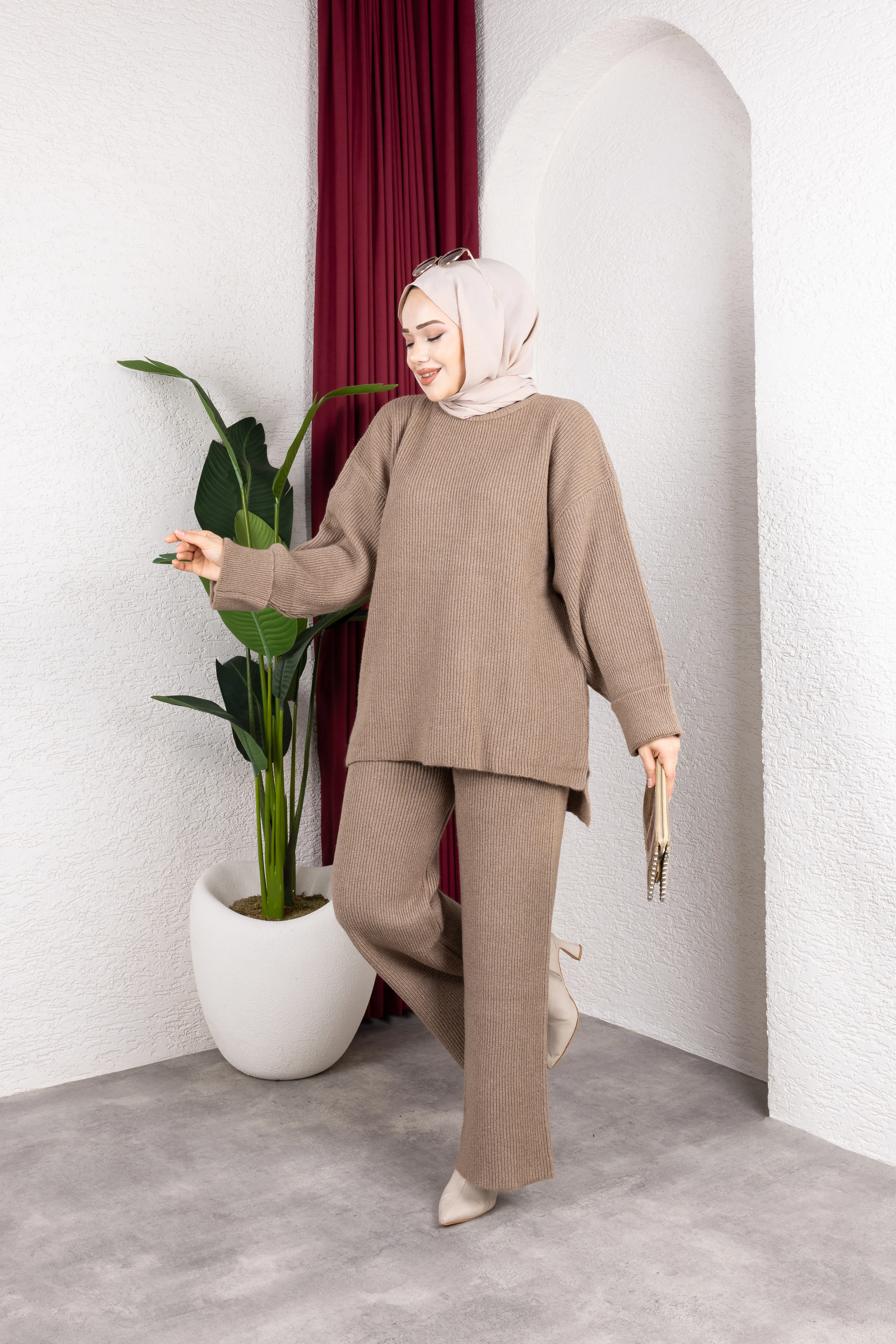 Sık Dokuma Pantolonlu Takım Bej