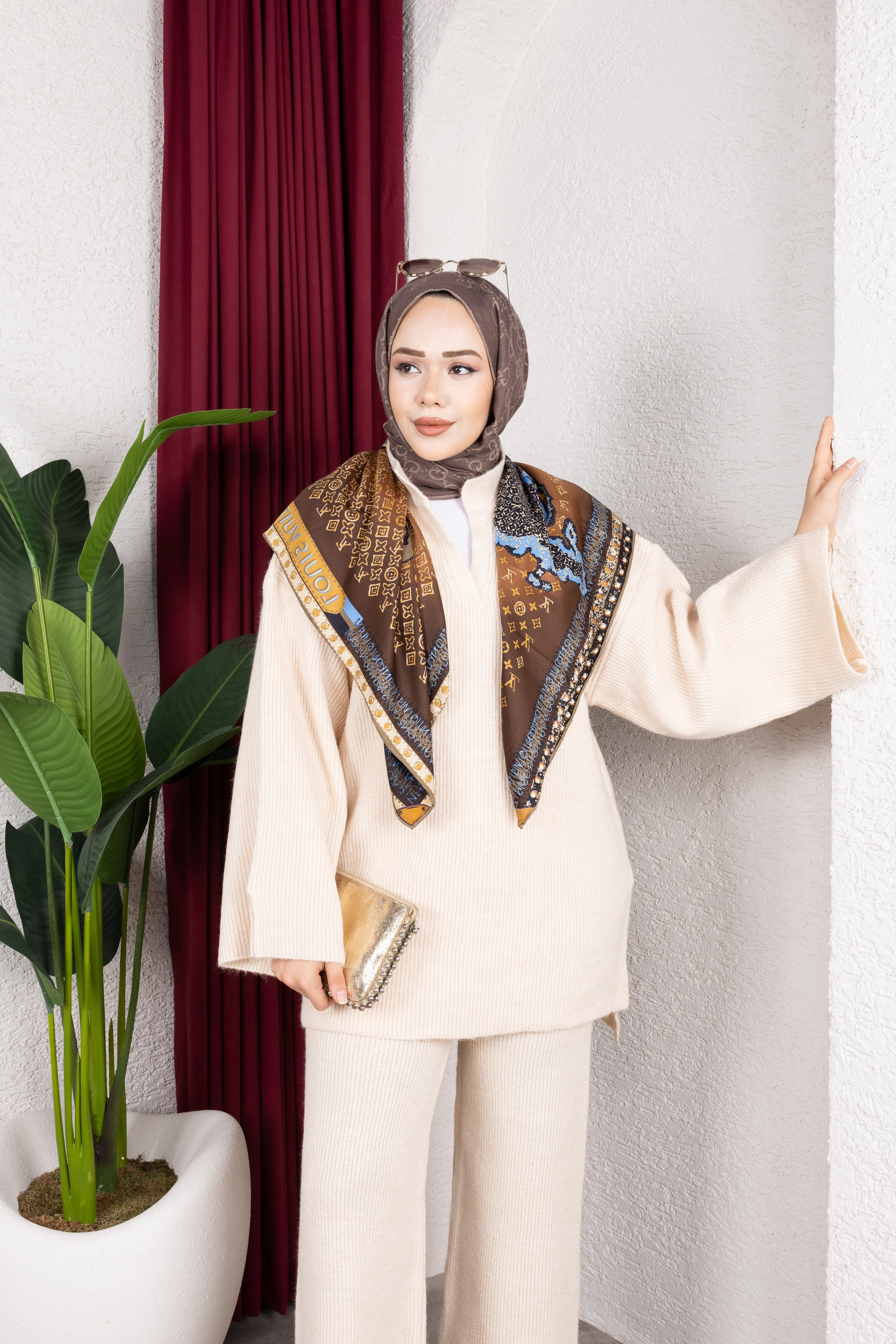 V Yaka Premıum Pantolonlu Takım Bej