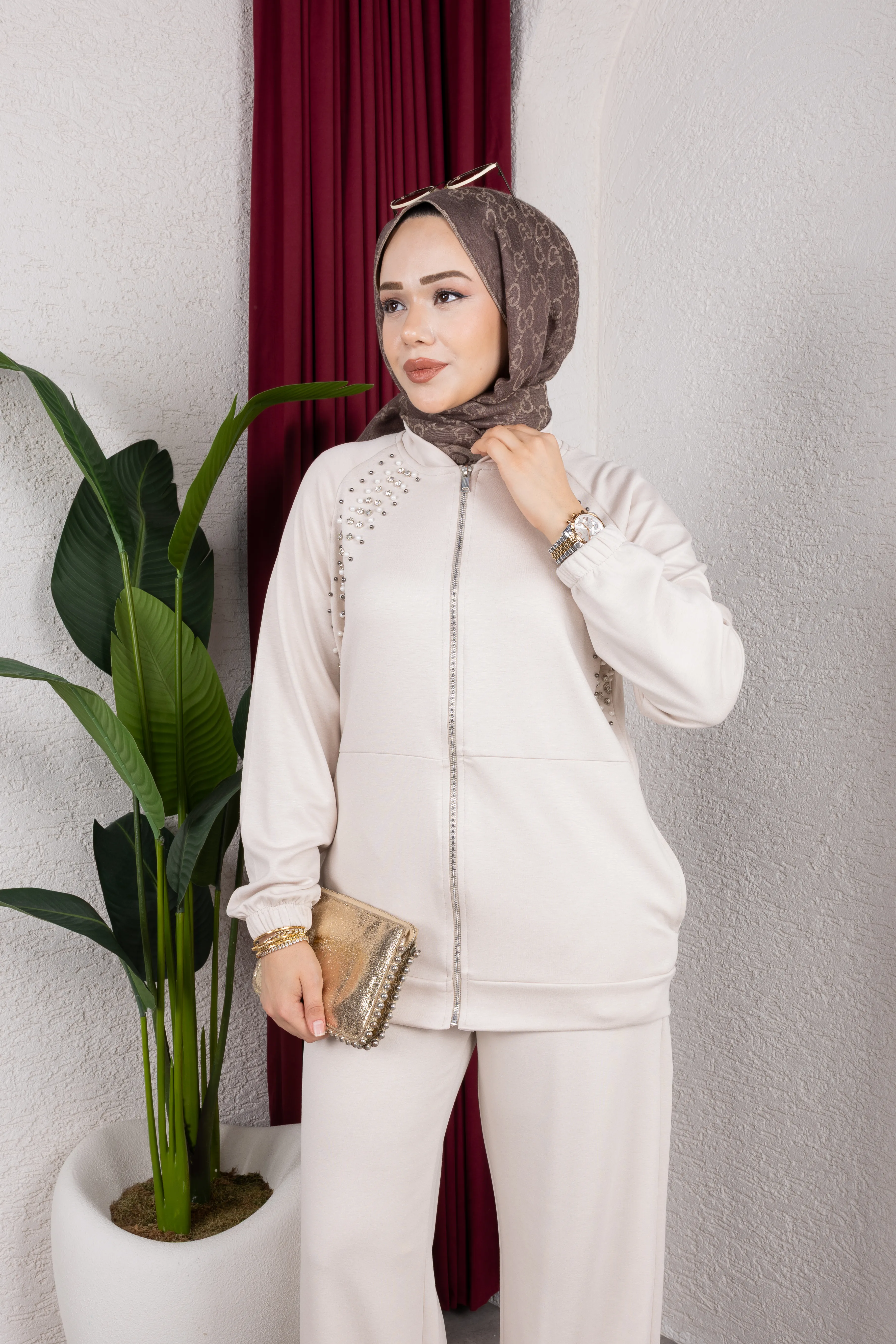 Oysh Premium Taşlı Takım Ekru