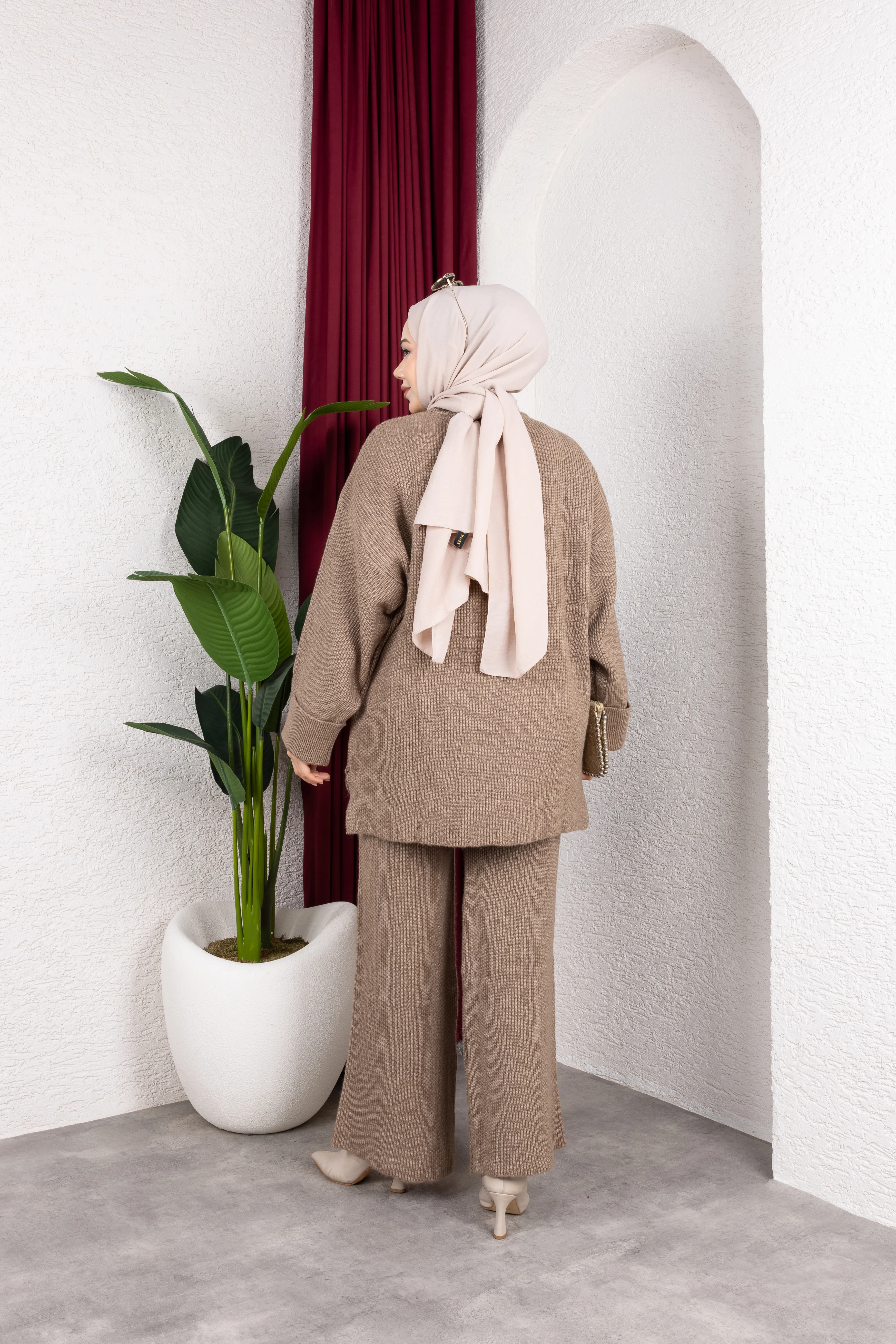 Sık Dokuma Pantolonlu Takım Bej