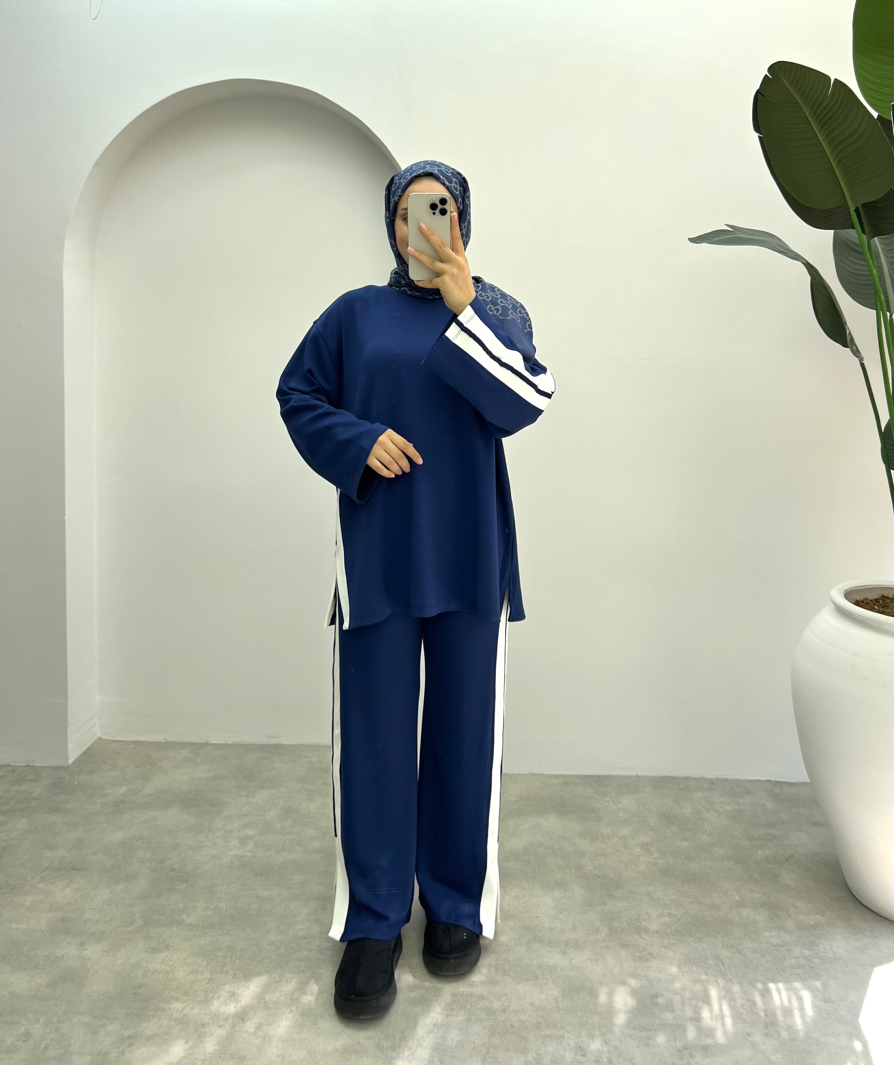 Şerit Detaylı Pantolonlu Takım Lacivert 