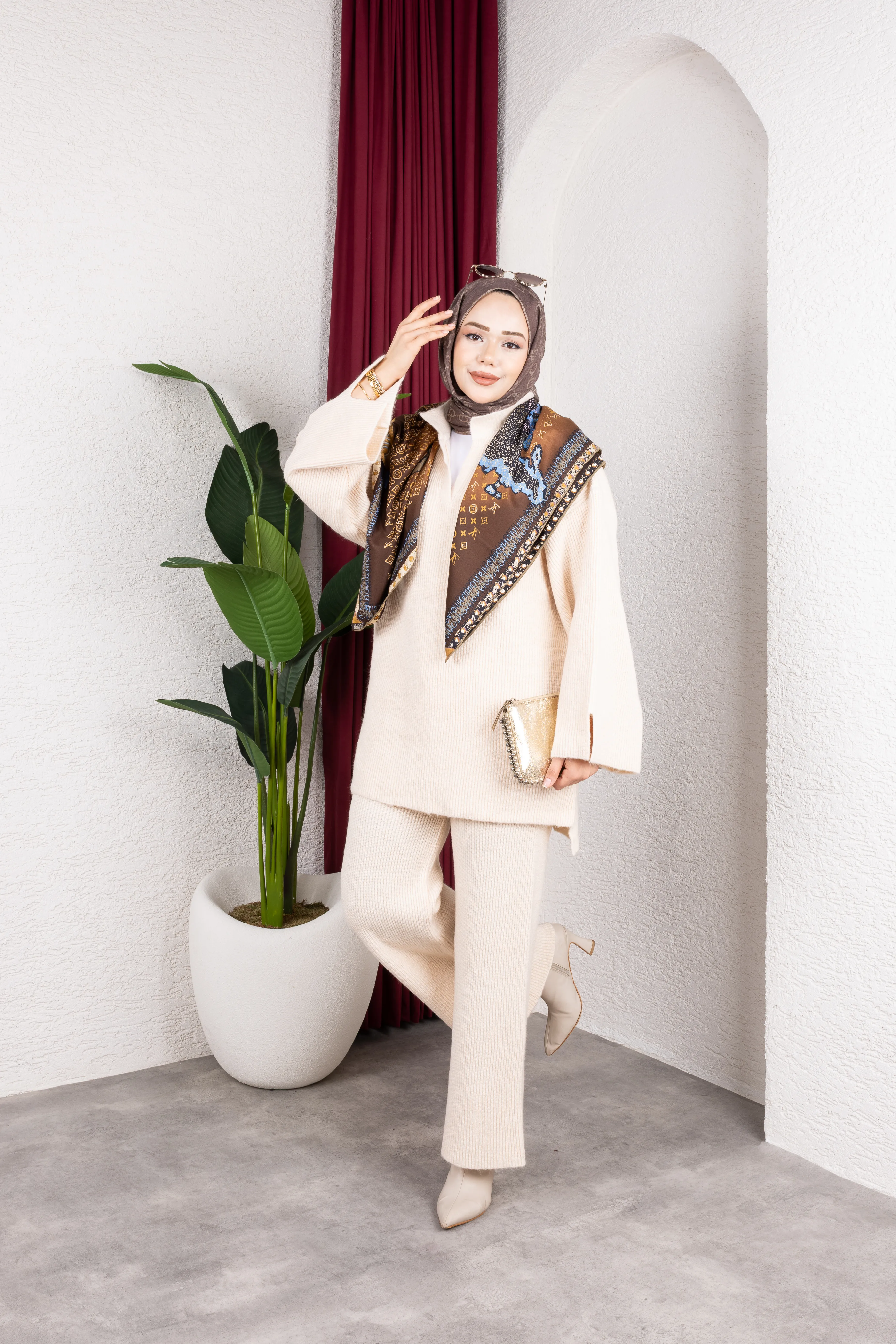 V Yaka Premıum Pantolonlu Takım Bej